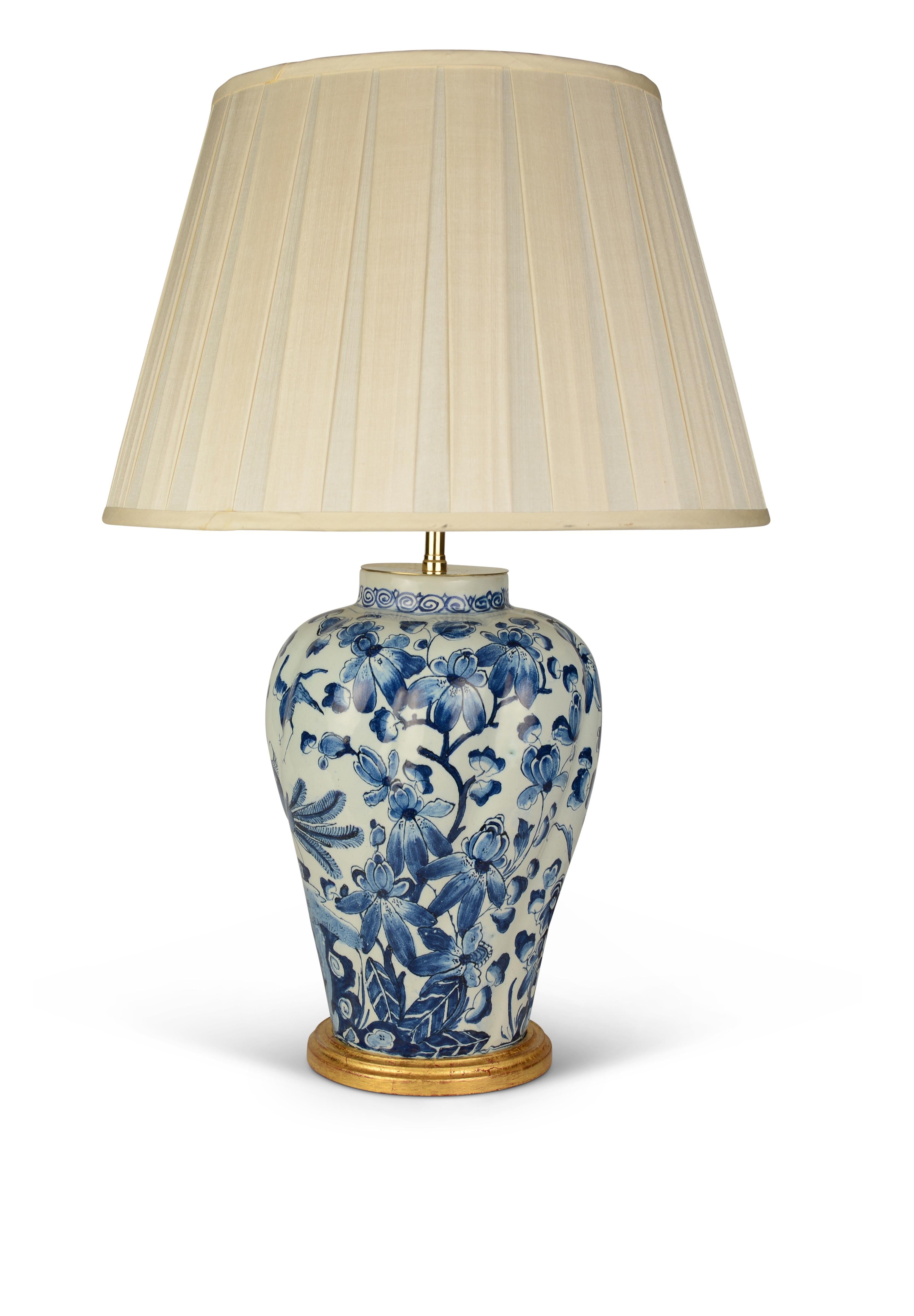 Lámpara de sobremesa policromada de Delft holandés Chinoiserie, principios del siglo XVIII Holandés en venta