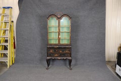 Vaisselier chinois ébonisé et décoré à la peinture de style géorgien des années 1960