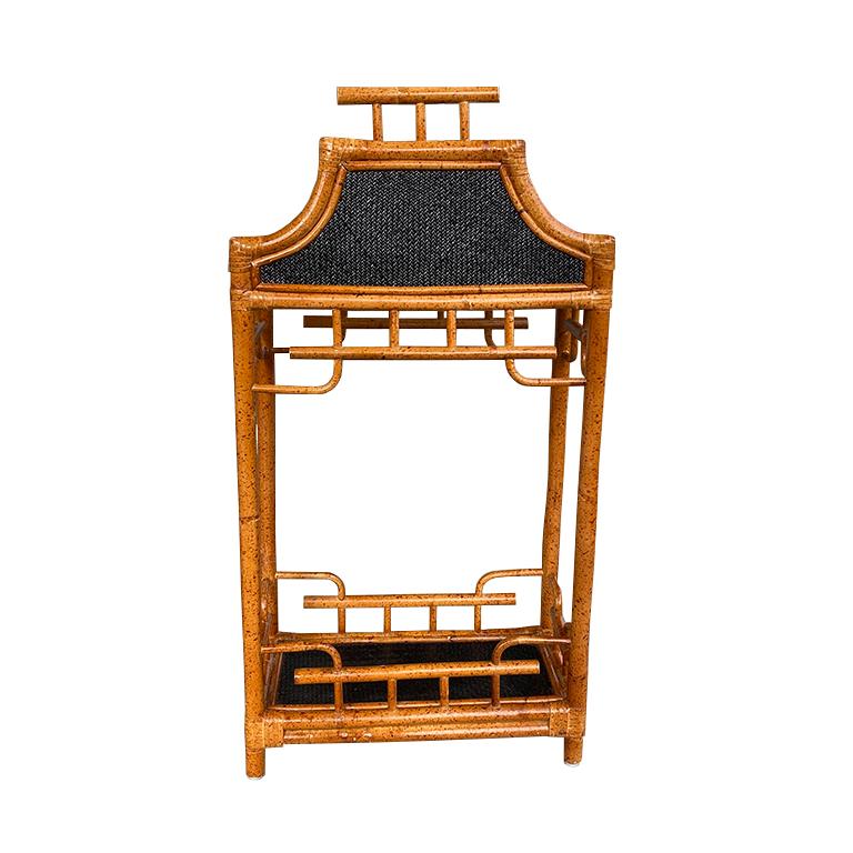 Chinoiserie English Burnt Bamboo and Wicker Pagoda Motif Umbrella Stand In Good Condition For Sale In Oklahoma City, OK