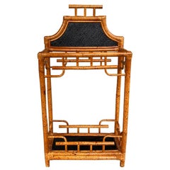 Portaombrelli Chinoiserie inglese in bambù bruciato e vimini con motivo a pagoda