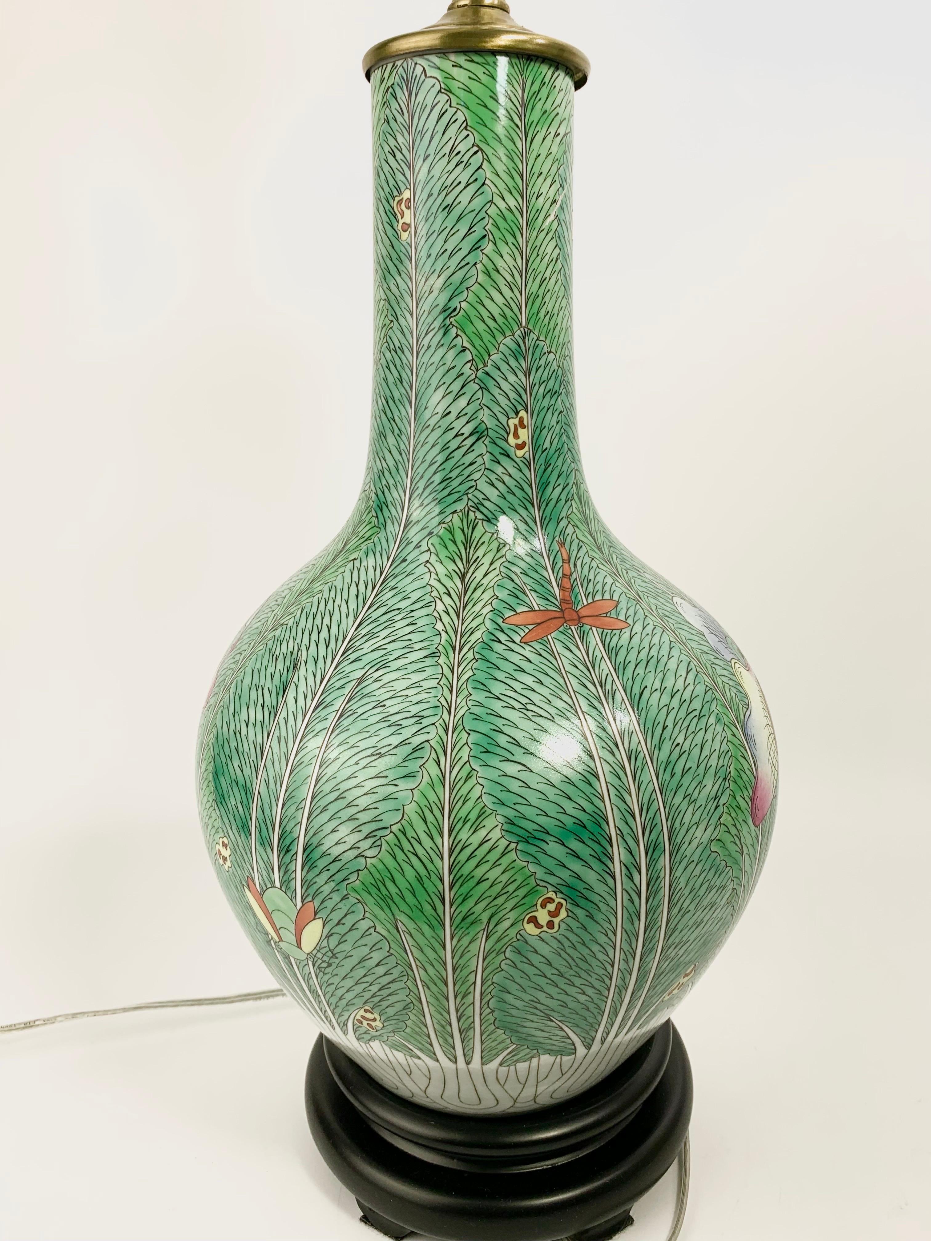 Chinoiserie chinoiserie Famille Verte Green Bok Choy Butterfuly Ceramic Vase Table Lamp For Sale