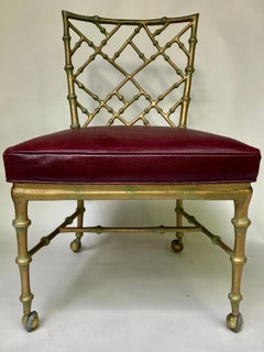 Sedia in metallo e pelle in stile chinoiserie con finitura effetto bambù