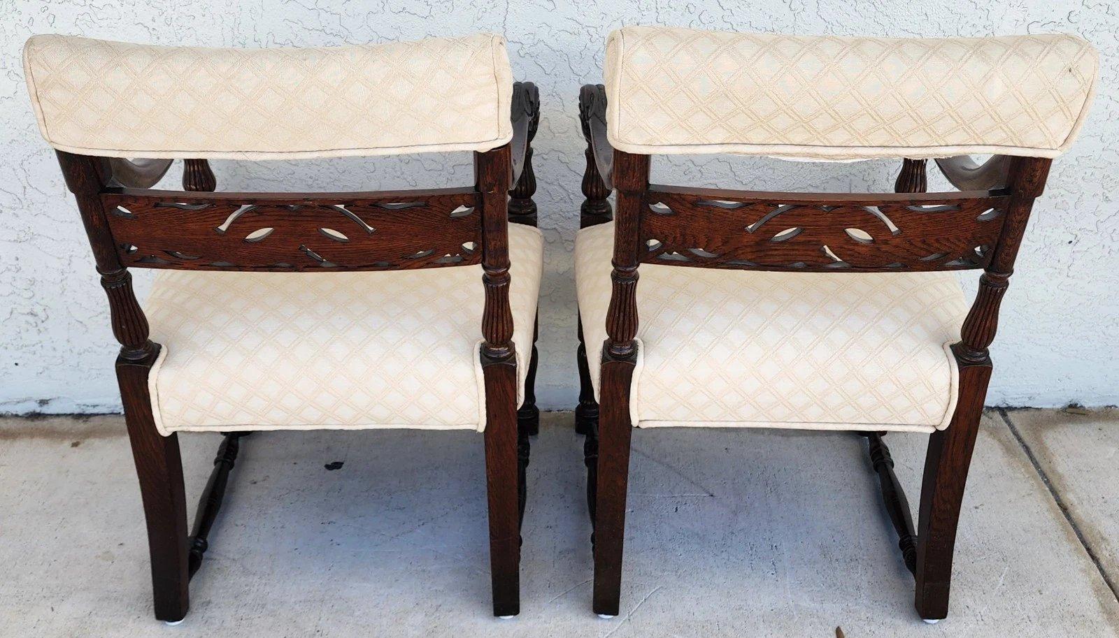 Cotone Poltroncine Chinoiserie Foo Dog Coppia di poltrone Mid Century in vendita