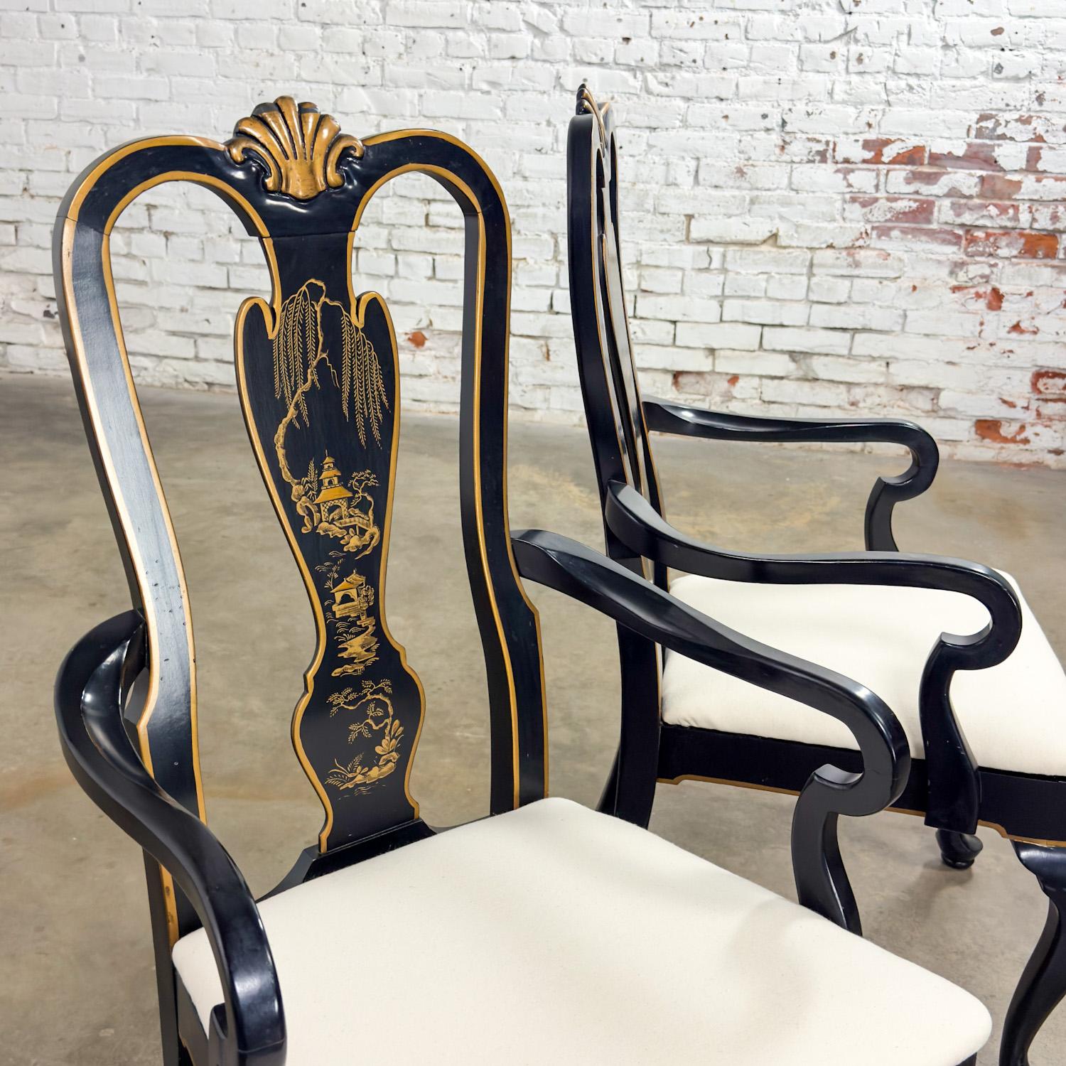 Paar Host & Hostess-Sessel im georgianischen Chinoiserie-Stil mit schwarzen Lackrahmen im Zustand „Gut“ im Angebot in Topeka, KS