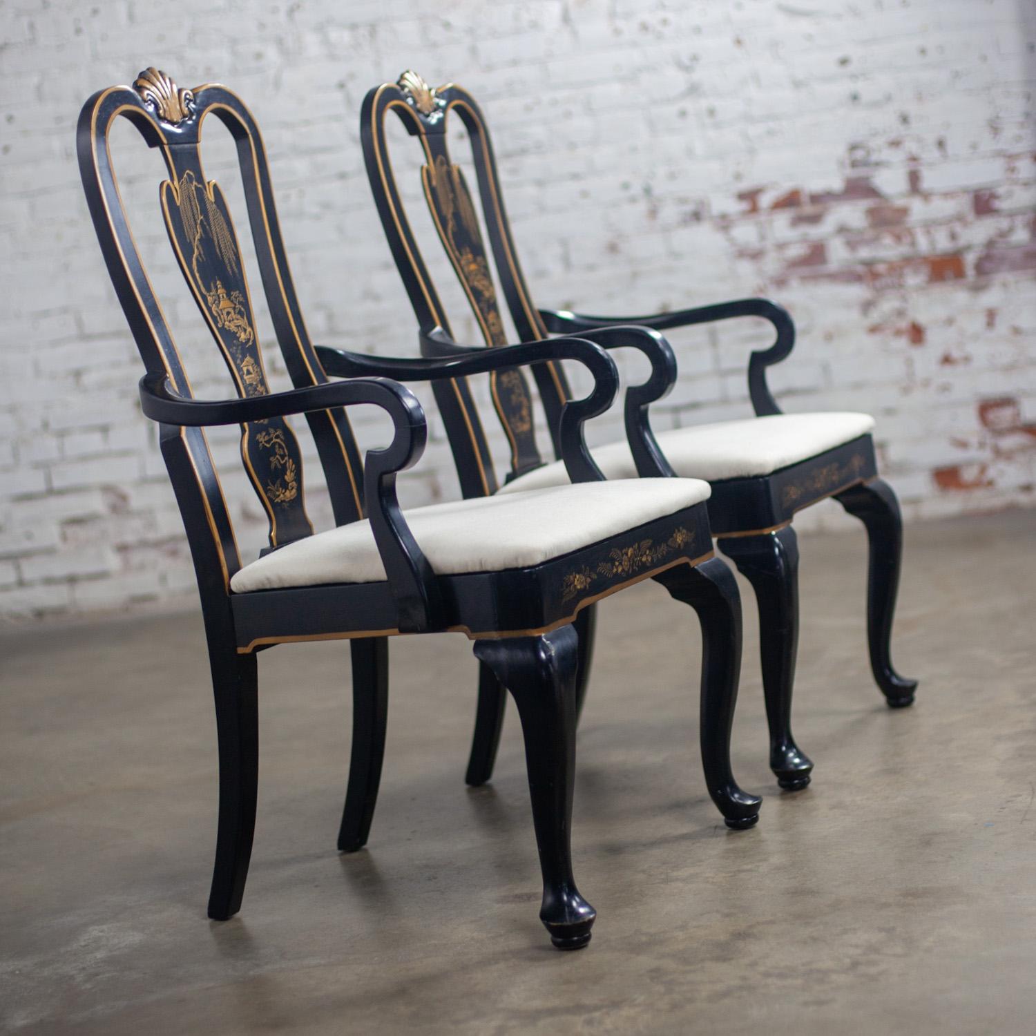Paar Host & Hostess-Sessel im georgianischen Chinoiserie-Stil mit schwarzen Lackrahmen (Stoff) im Angebot
