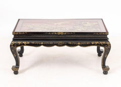 Chinoiserie Gilt and Black Lacquered Low Table