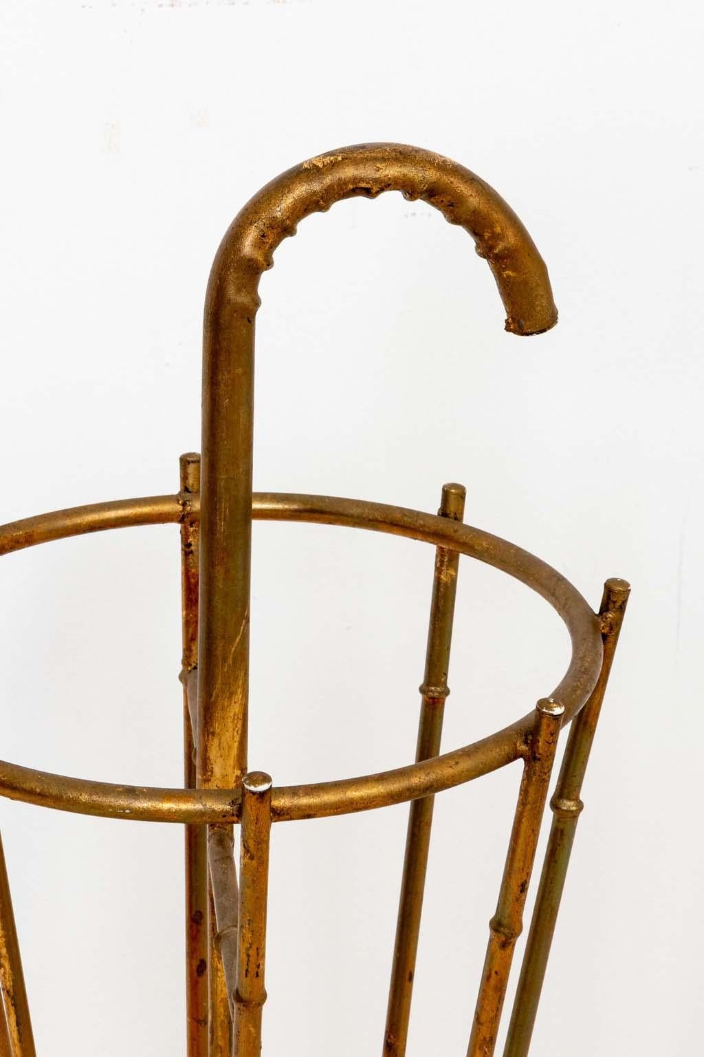Portaombrelli in finto bambù in metallo dorato Chinoiserie in vendita 2