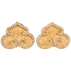 Boucles d'oreilles chinoiseries en or et diamants