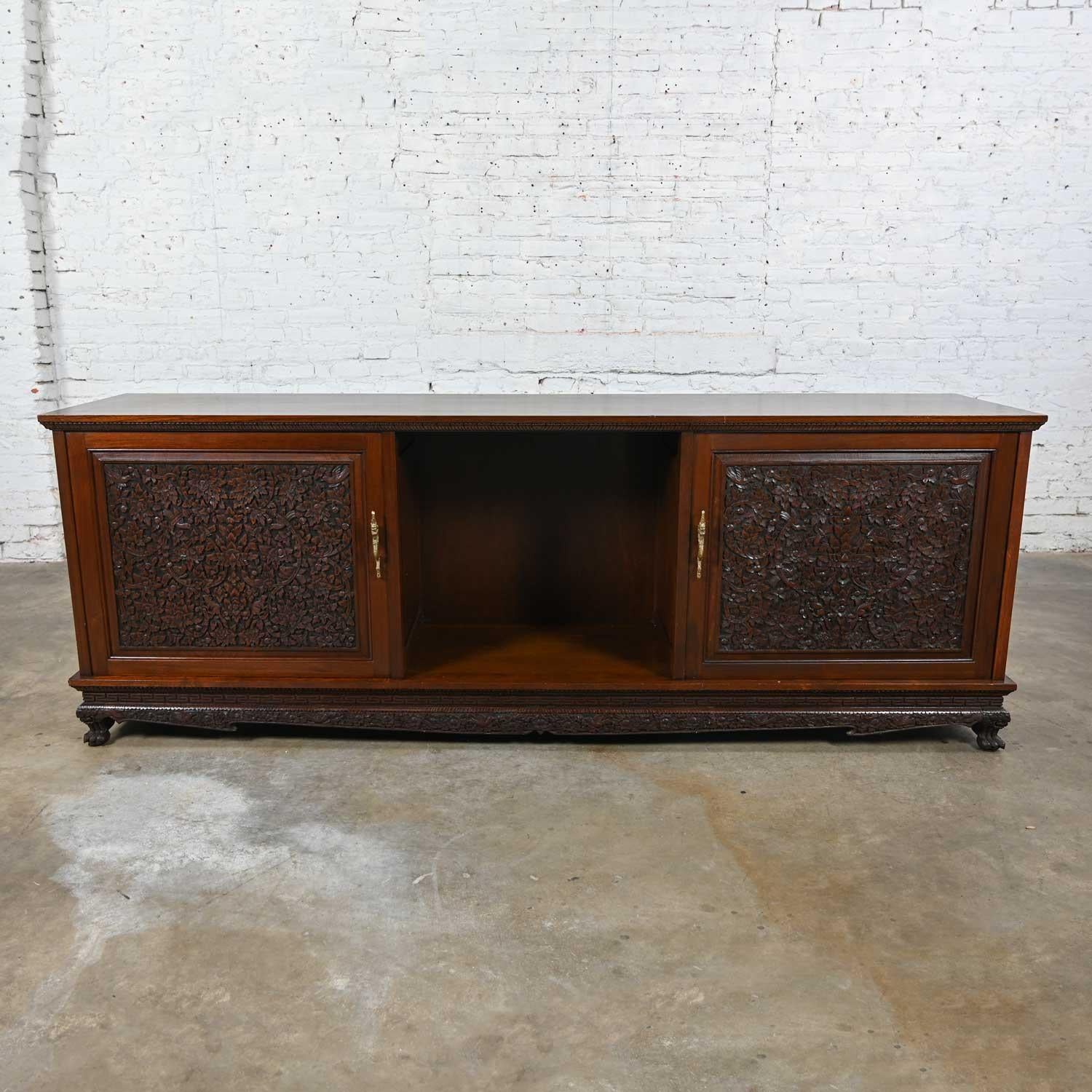 Chinoiserie Hand Carved Rosewood Credenza Buffet Cabinet from Bangkok Thailand In Good Condition In Topeka, KS