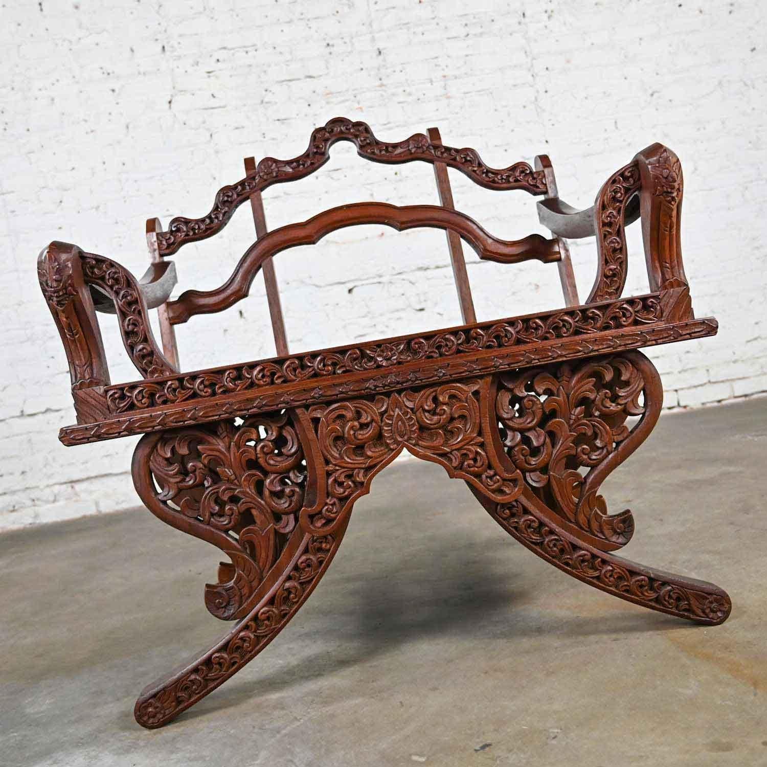 Chaise de selle éléphant Howdah en bois de rose sculptée à la main, Bangkok, Thaïlande en vente 3