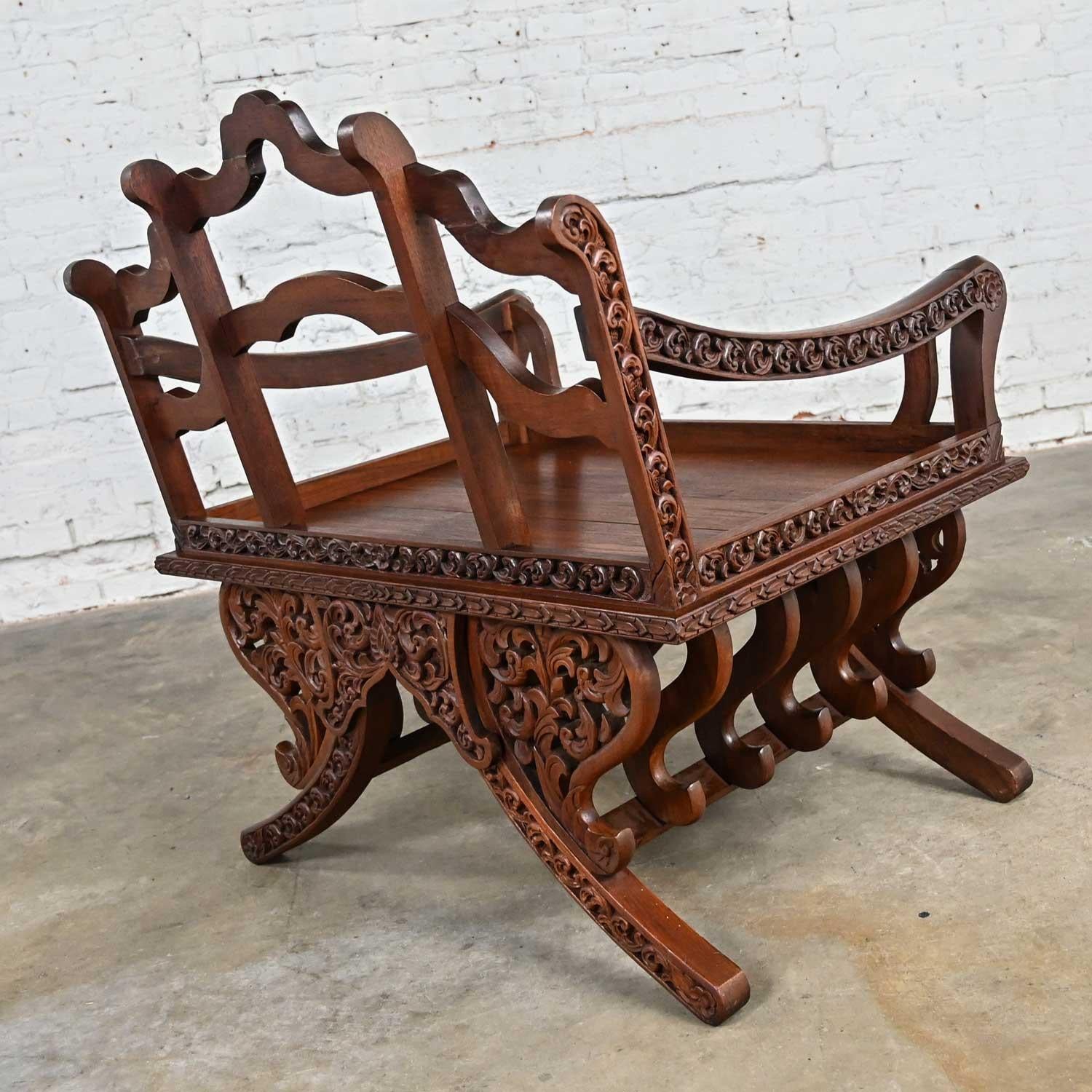 Chaise de selle éléphant Howdah en bois de rose sculptée à la main, Bangkok, Thaïlande en vente 1