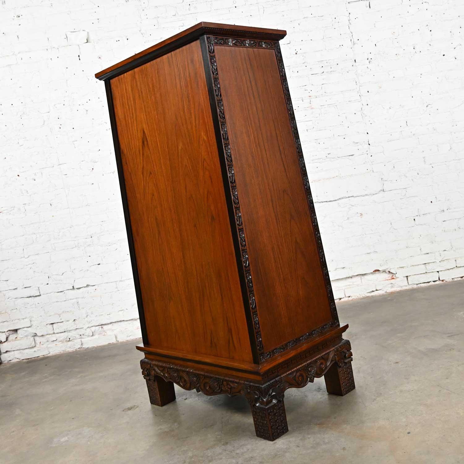 Chinoiserie Hand Carved Rosewood Trapezoid Armoire Cabinet from Bangkok Thailand For Sale 4