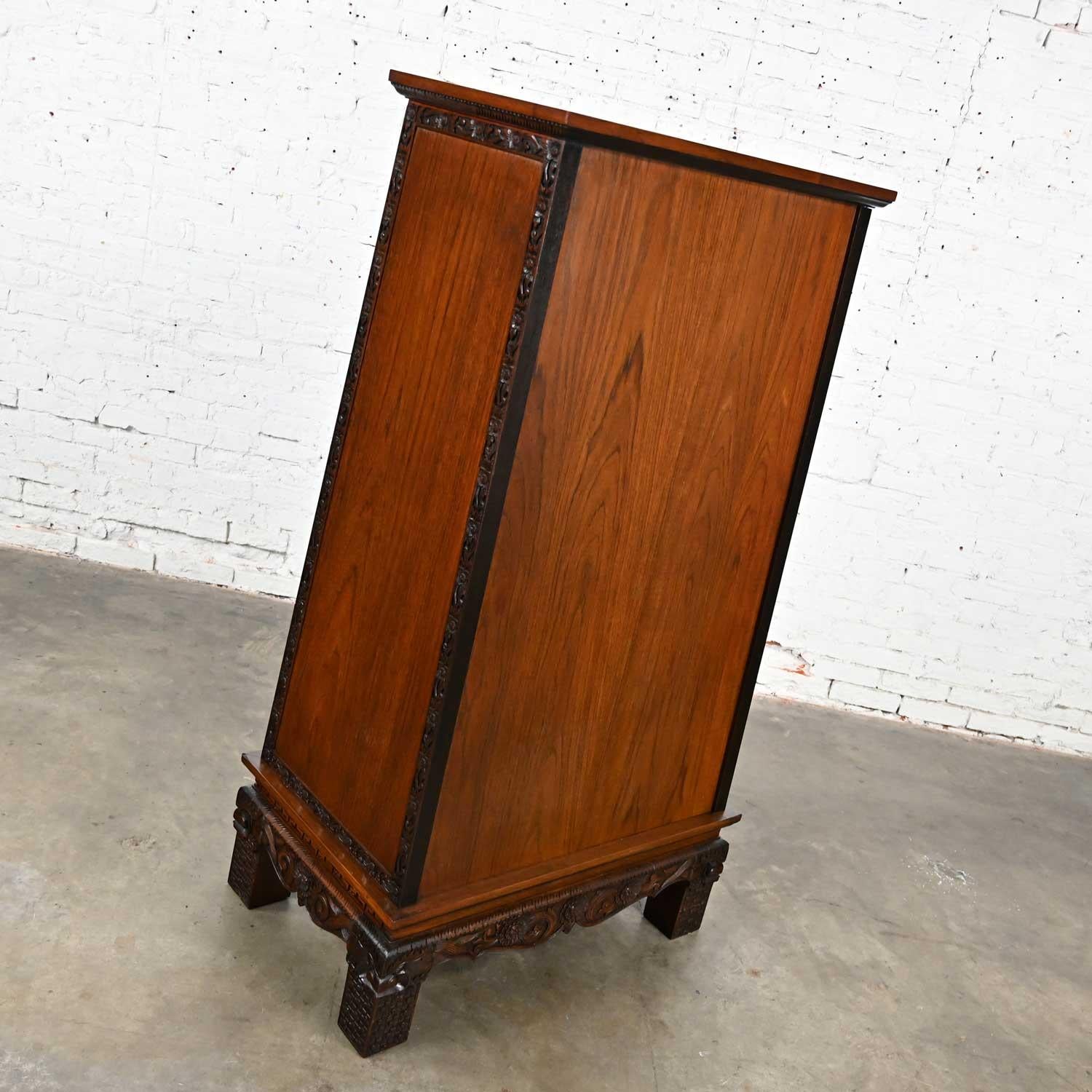 Chinoiserie Hand Carved Rosewood Trapezoid Armoire Cabinet from Bangkok Thailand For Sale 5