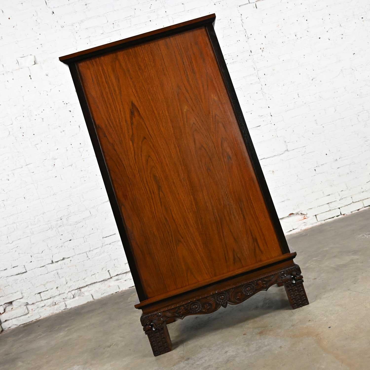 Chinoiserie Hand Carved Rosewood Trapezoid Armoire Cabinet from Bangkok Thailand For Sale 6