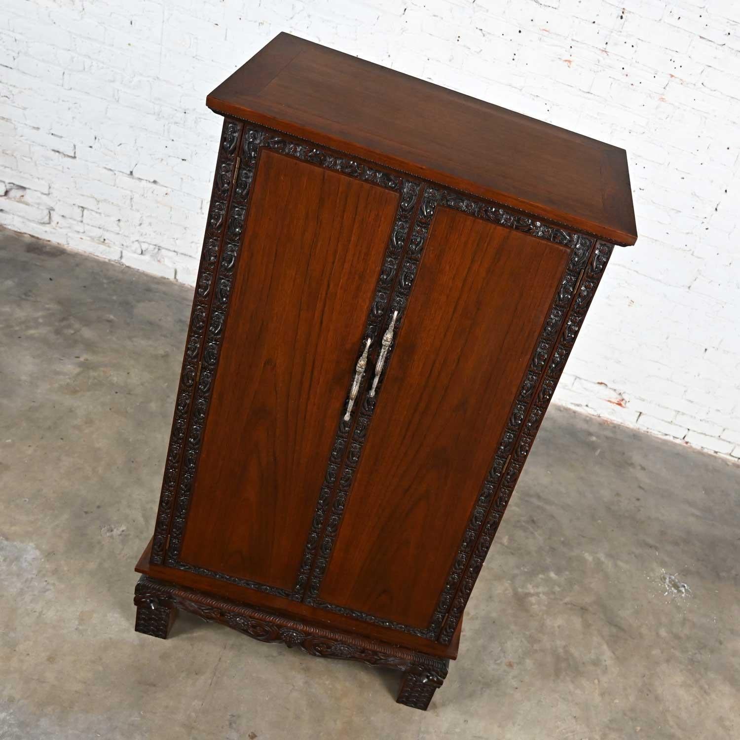 Chinoiserie Hand Carved Rosewood Trapezoid Armoire Cabinet from Bangkok Thailand For Sale 7