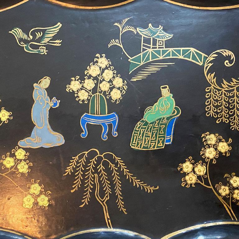 Chinoiseries Plateau de service à boissons florentin en papier mâché japonais peint à la main de style chinoiseries en vente
