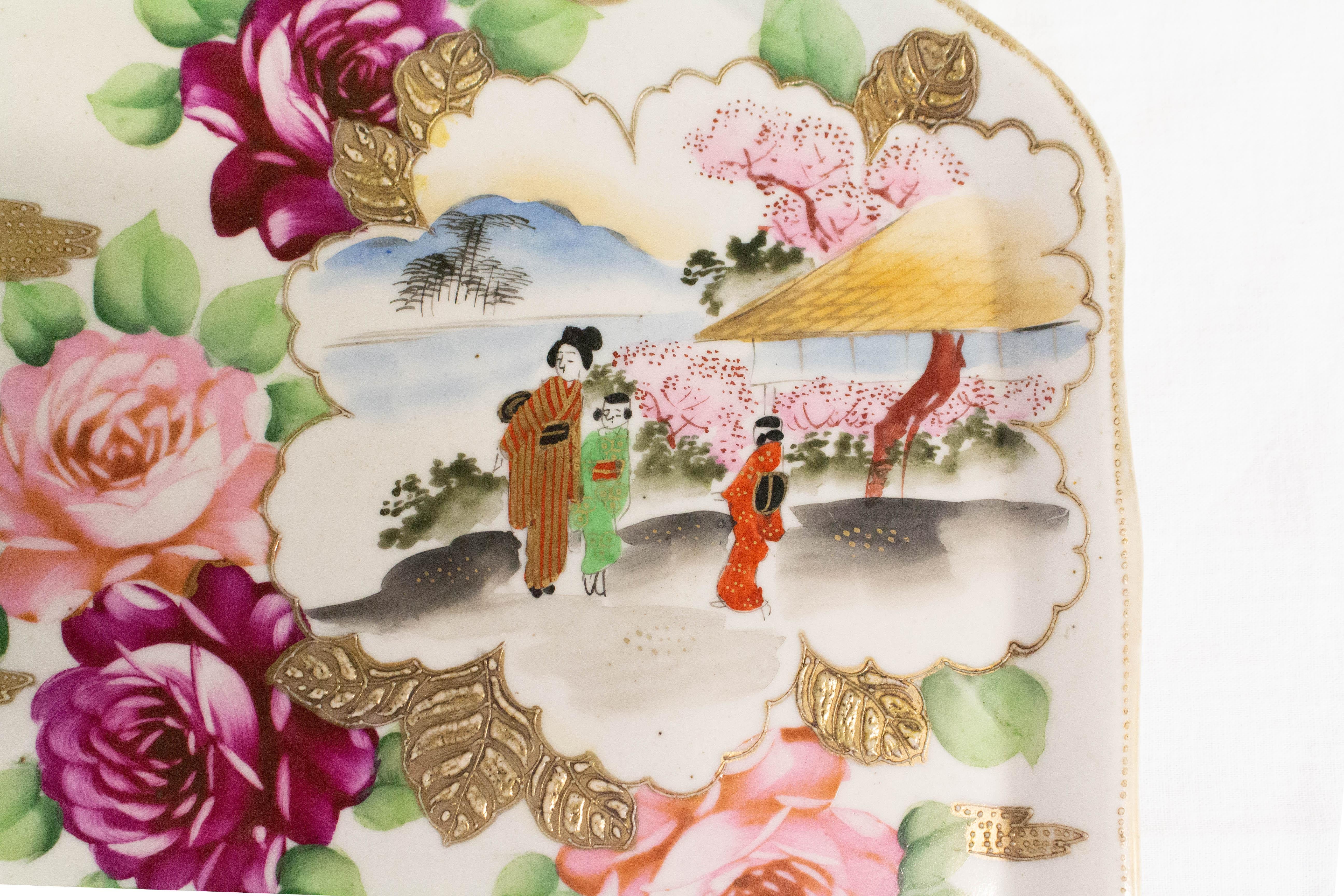 French Chinoiserie Hand Painted Porcelain Plate or Tray, Late 19th Century For Sale
