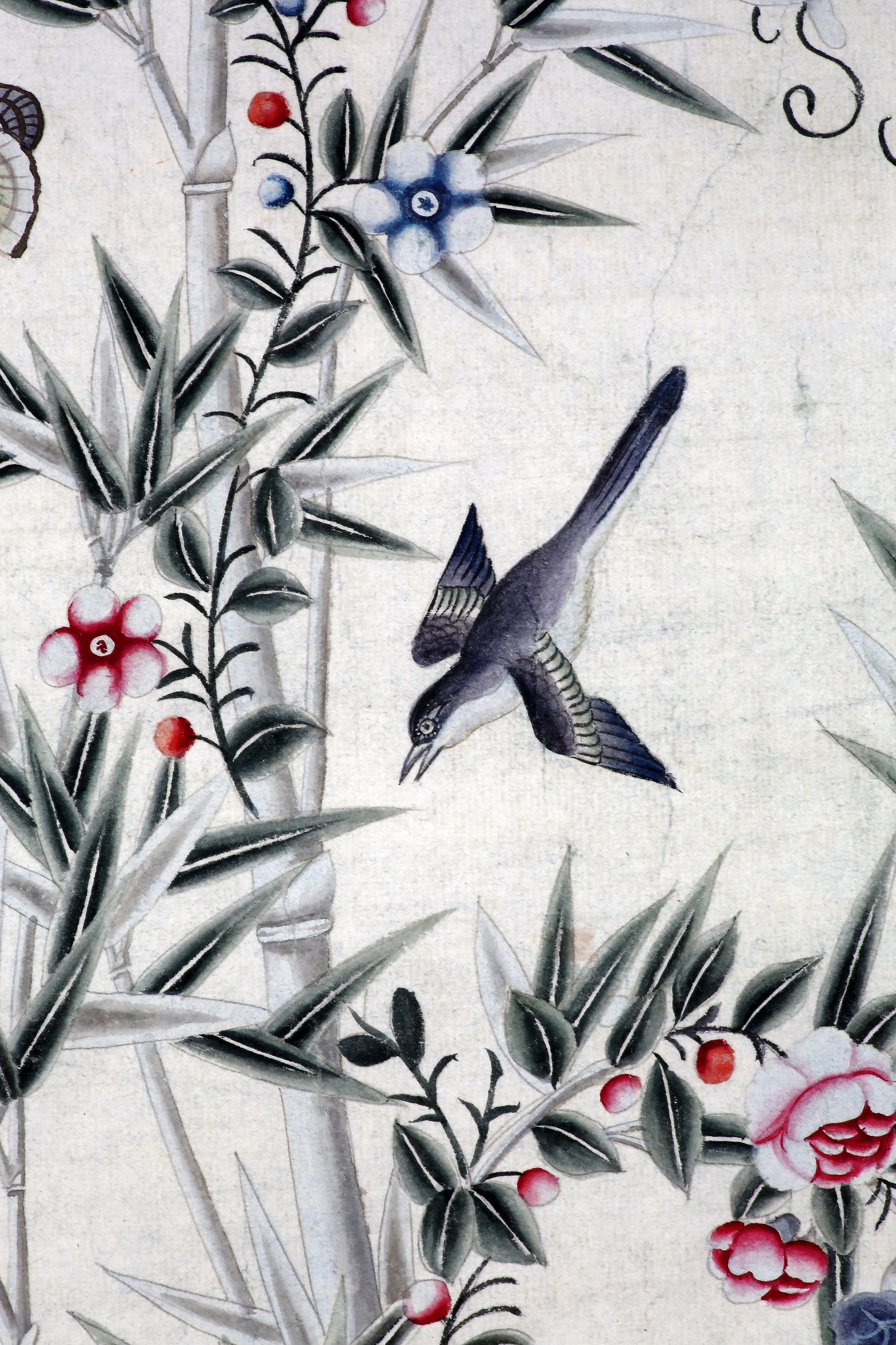 Carta da parati dipinta a mano Chinoiserie con uccelli in un giardino in vendita 7