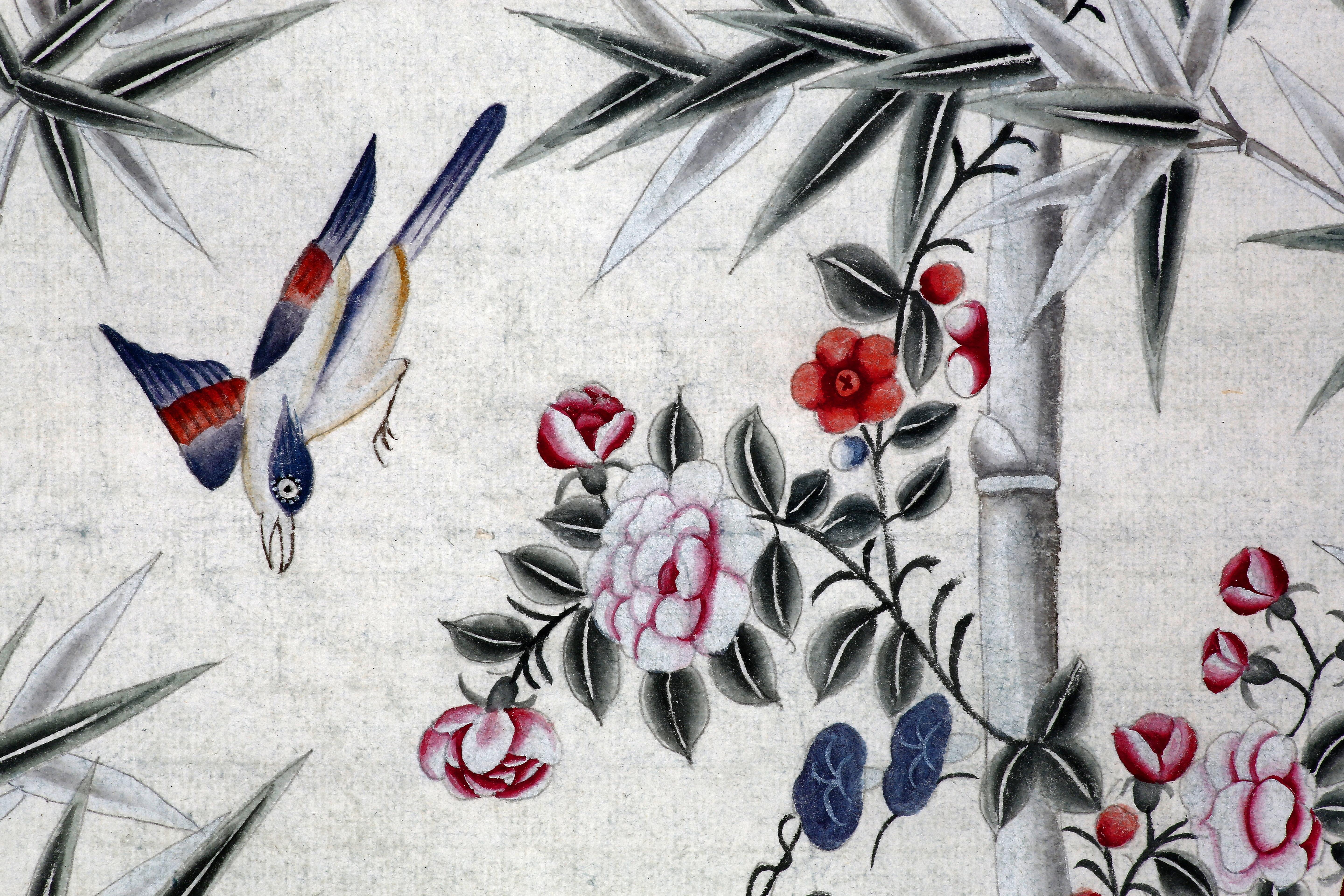 Carta da parati dipinta a mano Chinoiserie con uccelli in un giardino in vendita 2