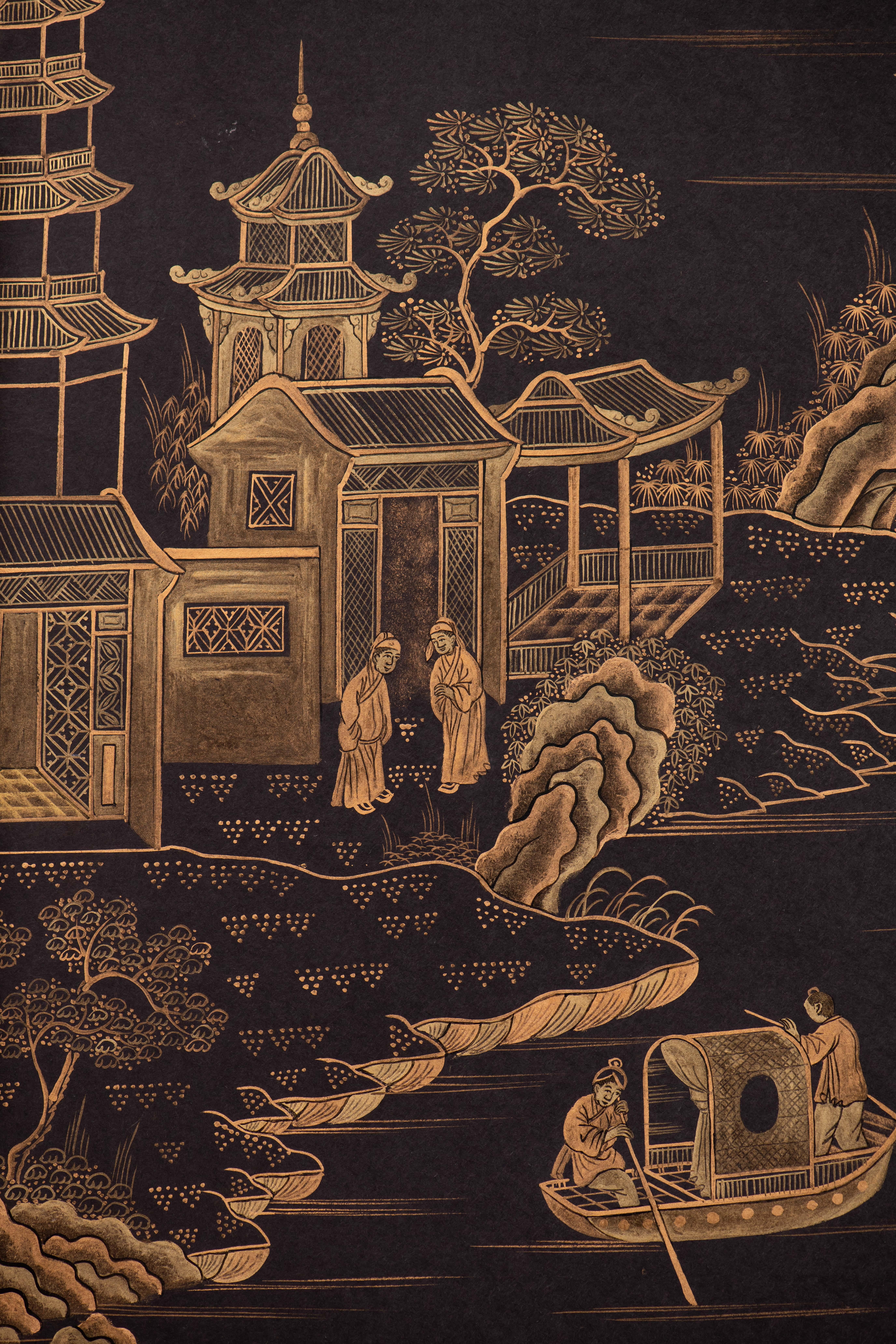 Panneaux de papier peints chinoiseries peints à la main représentant des pavillons dorés sur noir en vente 1