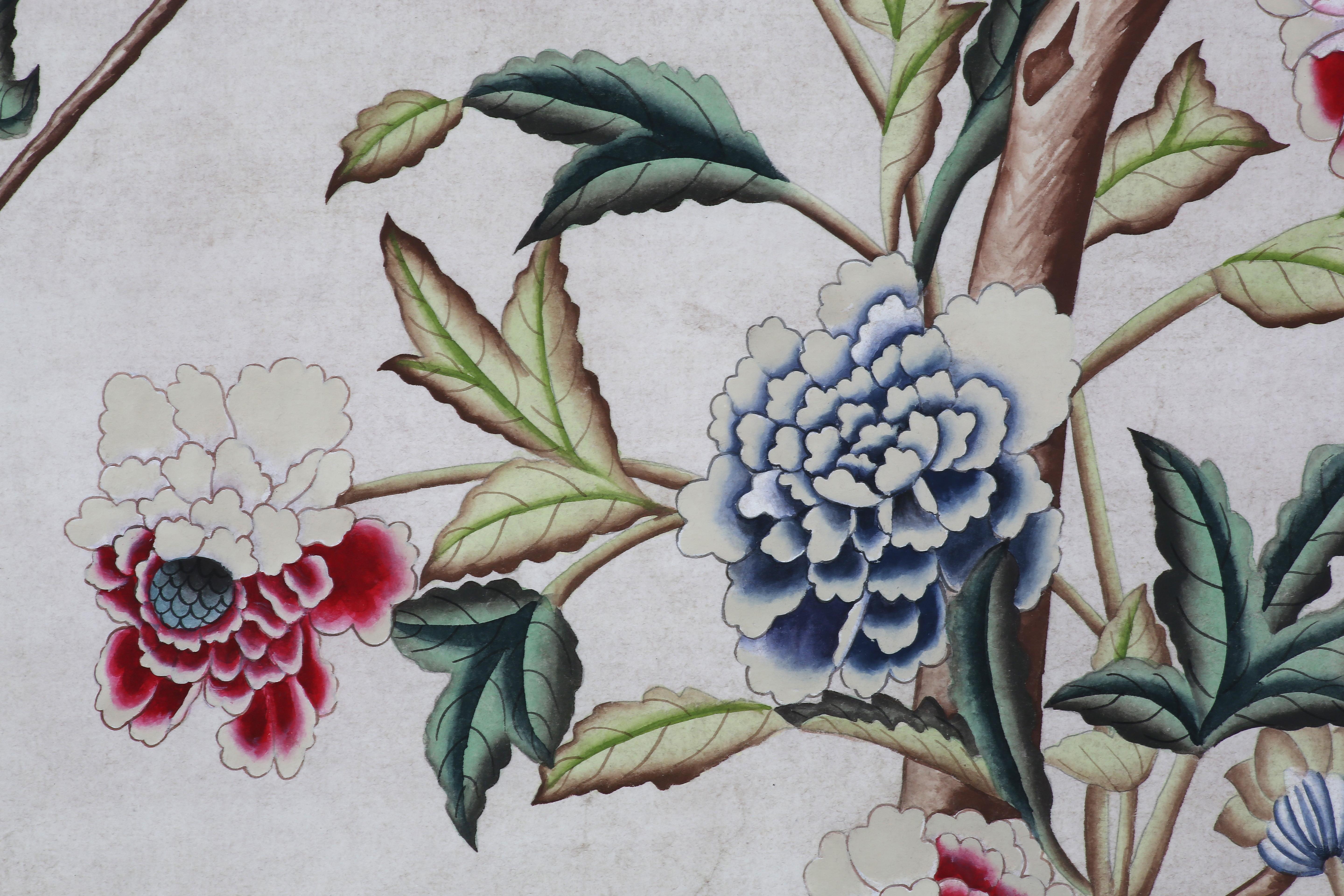 Panneaux de papier peint d'exportation peints à la main en chinoiserie avec des arbres:: des fleurs et des oiseaux & 1