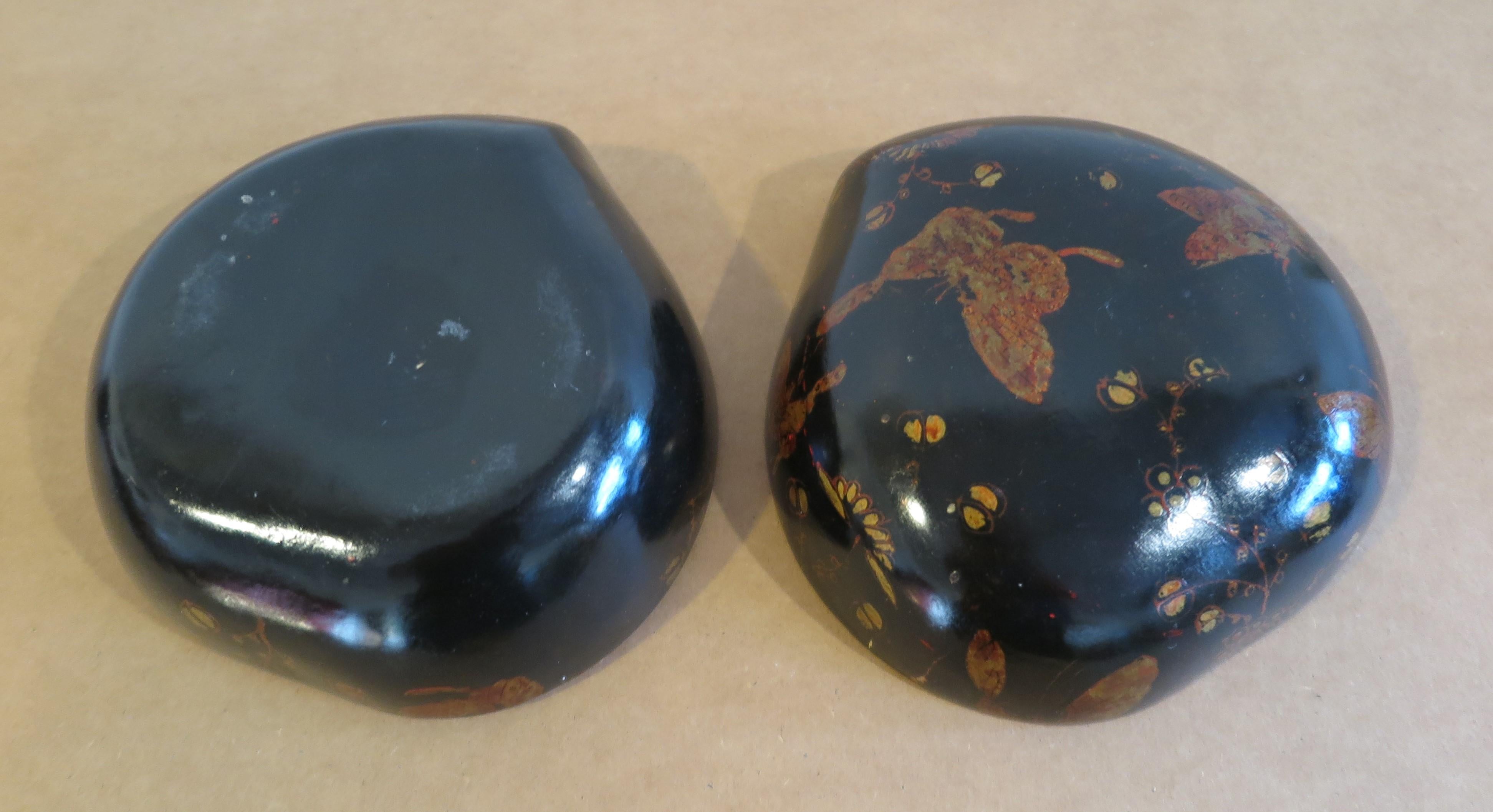Chinoiserie Heart Shaped Box  For Sale 3