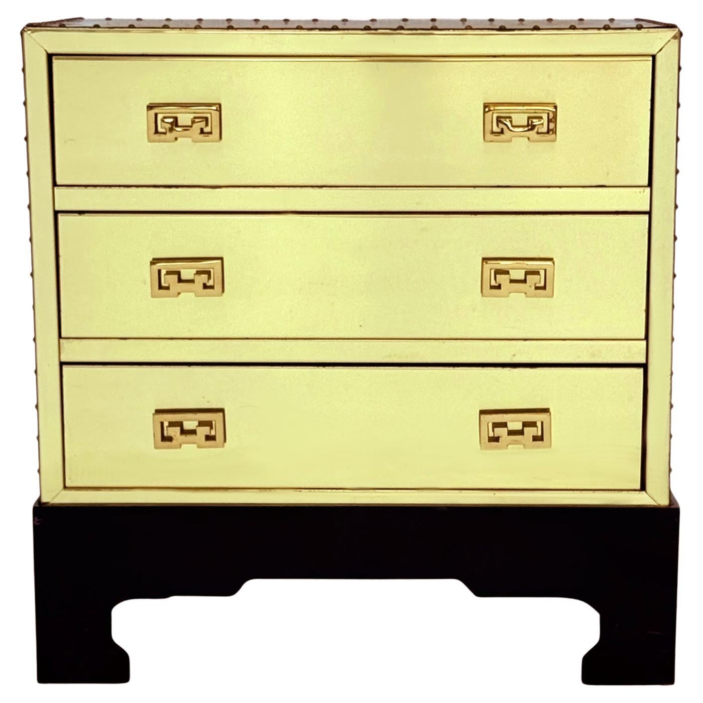 Cassettiera in ottone lucidato Chinoiserie Hollywood Regency o mobile piccolo in vendita