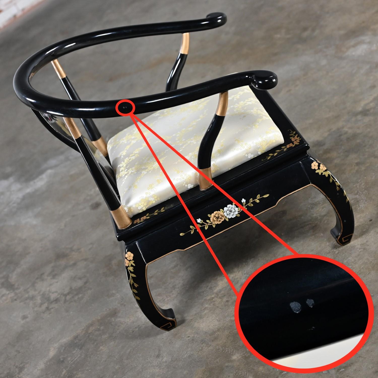 Sedia a ferro di cavallo con schienale a ferro di cavallo in lacca nera con gambe in stile Ming Ming realizzata in Cina in vendita 2