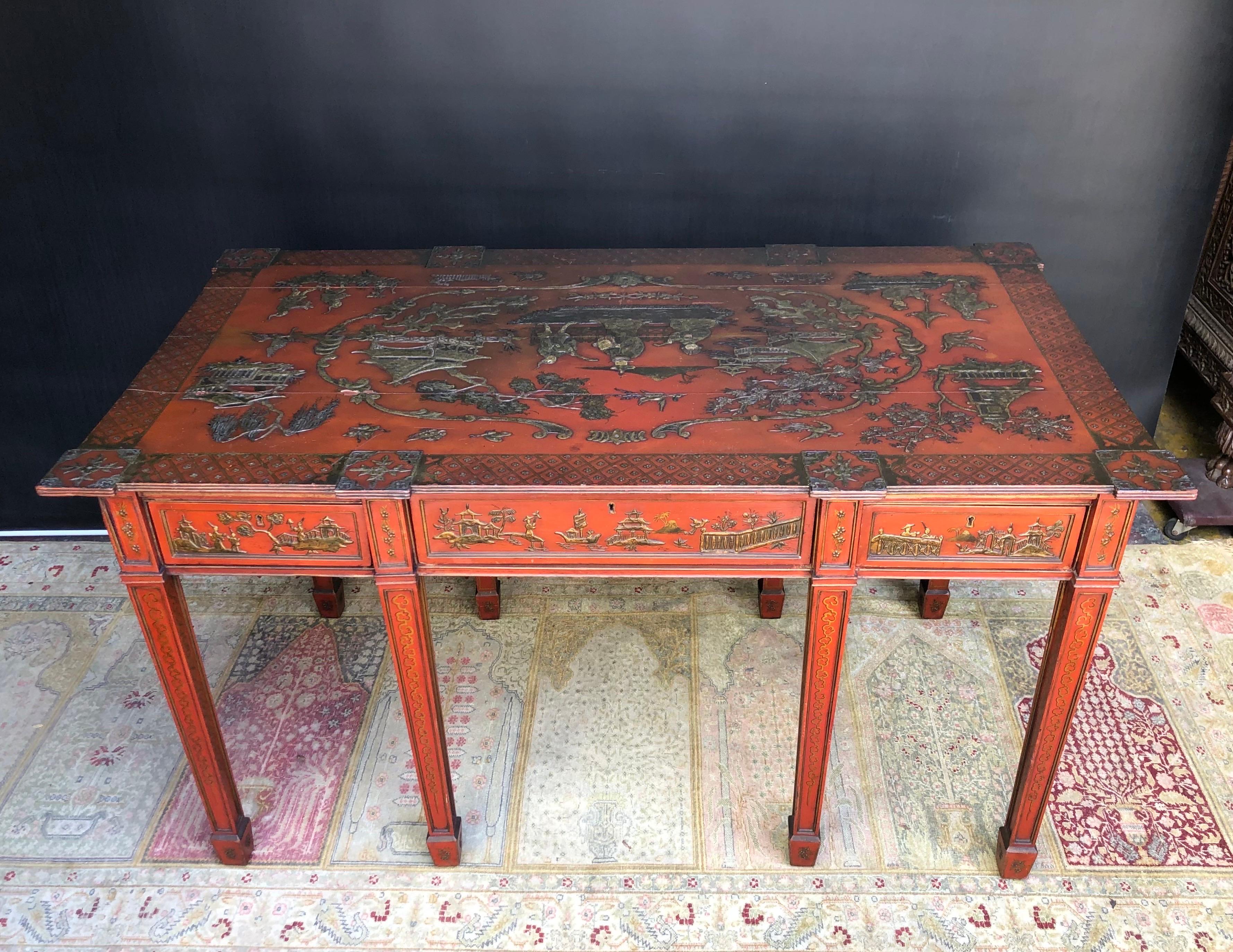 Chinoiserie Impériale Rouge Bureau d'Écrivain Anglais / Table de Bibliothèque, 19ème siècle. 2