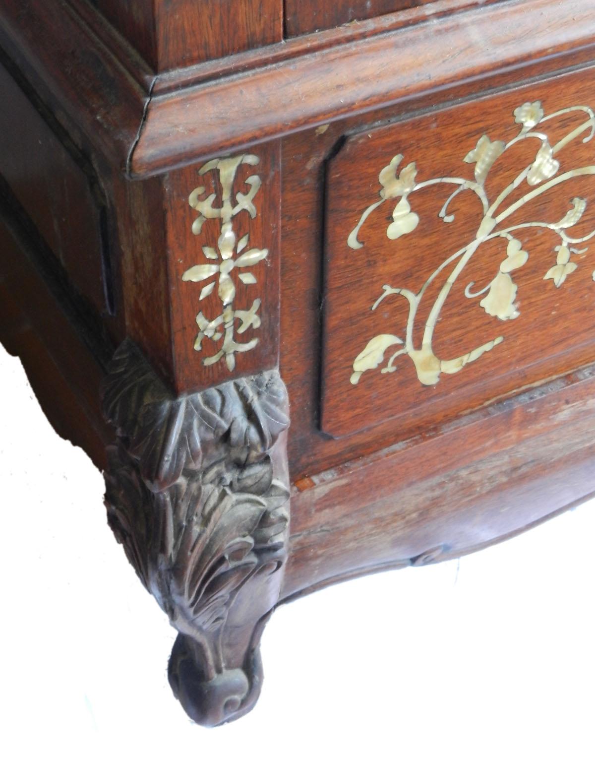 Chinesischer Spiegel-Türschrank mit Intarsien, 19. Jahrhundert, Chinoiserie im Angebot 1