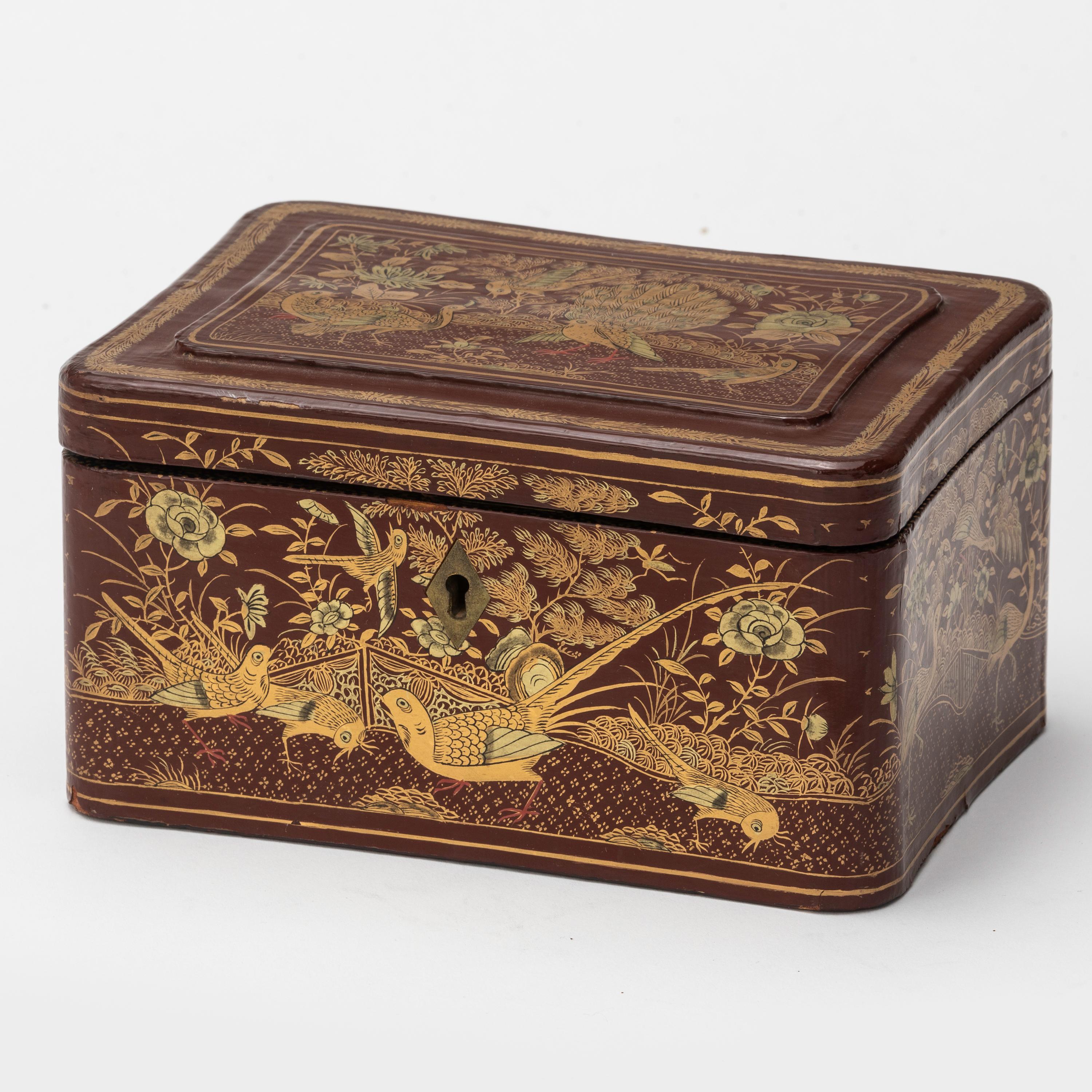 Chinoiserie Lacquer Tea Caddy Box In Good Condition In Summerland, CA