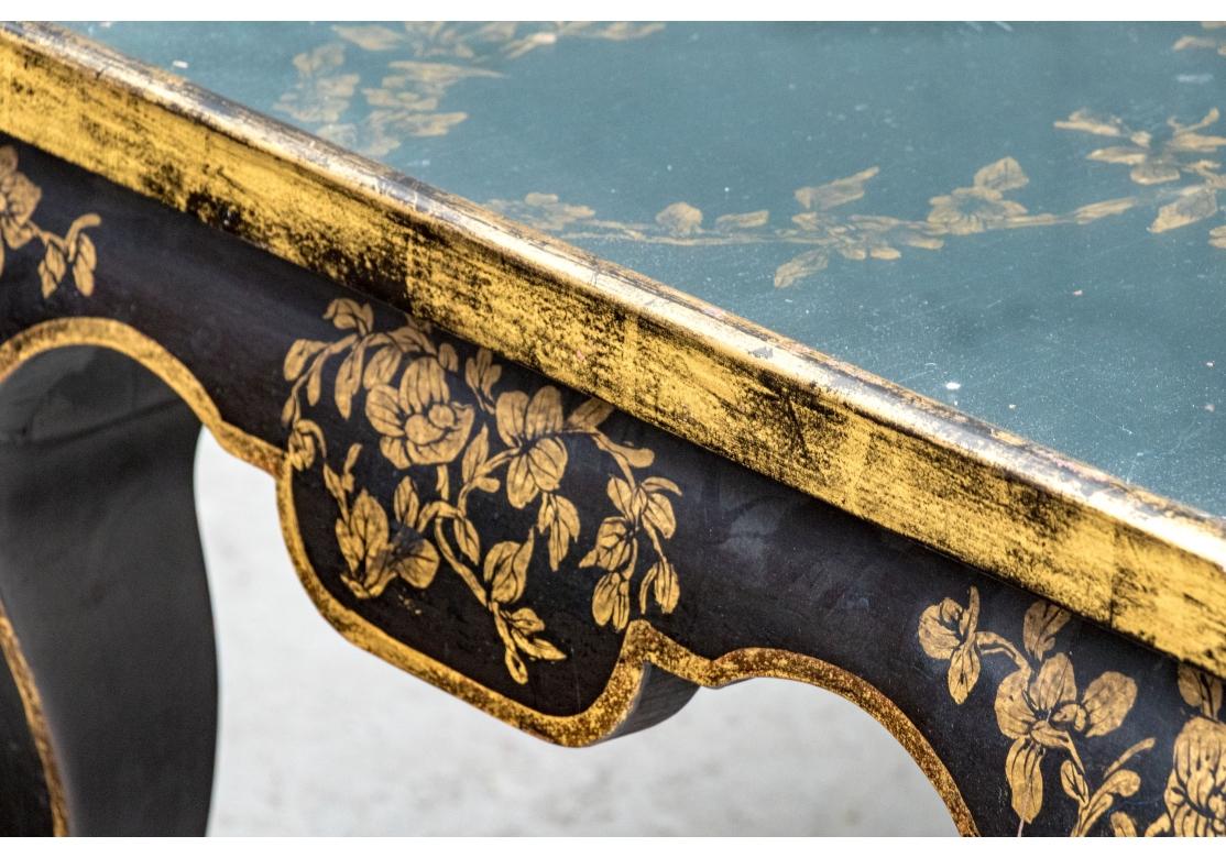 Lackierter und vergoldeter Cocktailtisch im Chinoiserie-Stil im Angebot 3