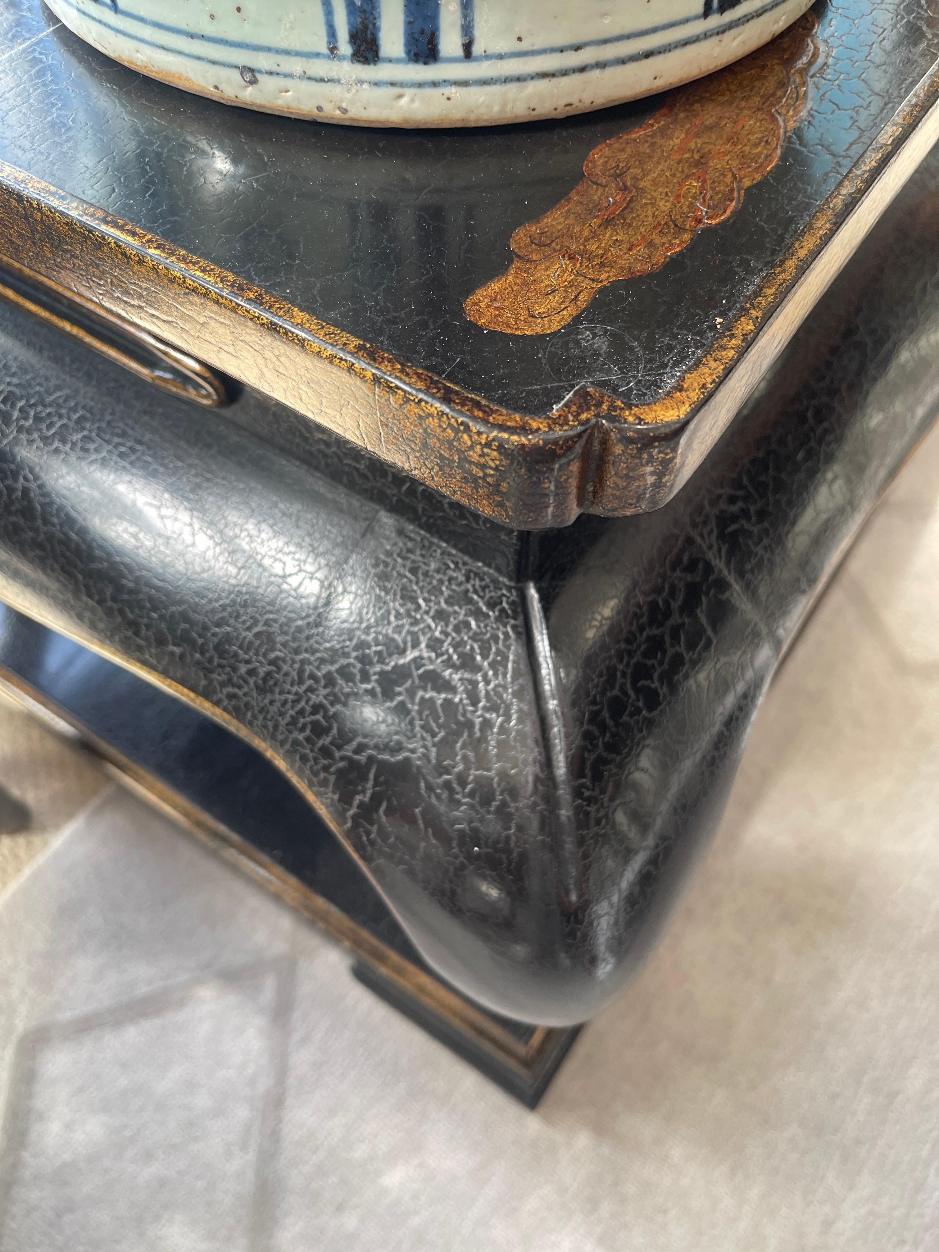 Black Lacquered & Gold Coromandel 2 Tier Coffee Table, By Rose Tarlow In Good Condition In West Palm Beach, FL