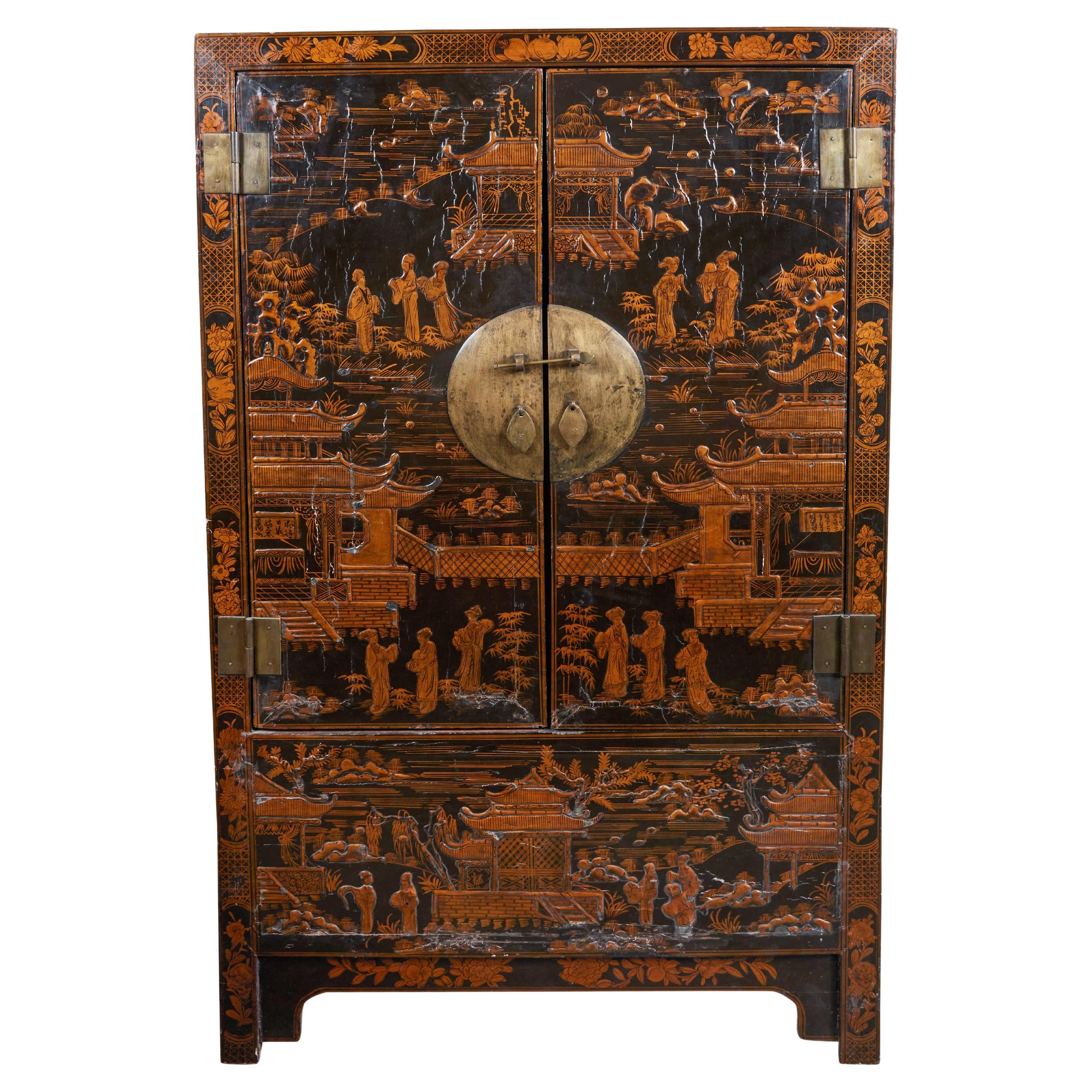 Armoire laquée chinoiseries