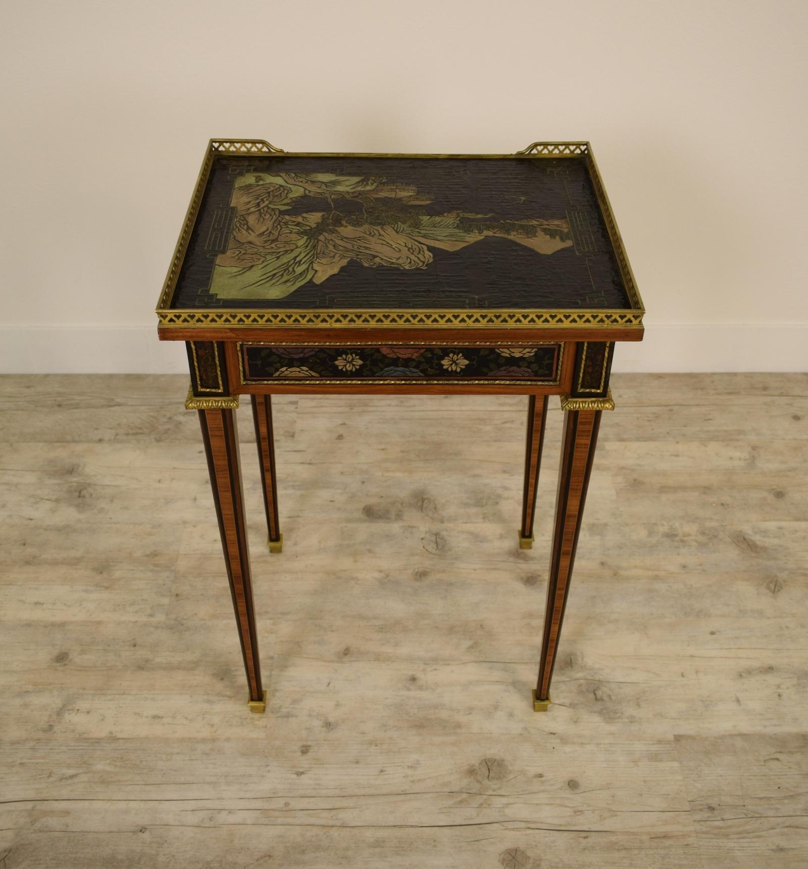 19th Century, French Chinoiserie Lacquered Wood Center Table For Sale 7