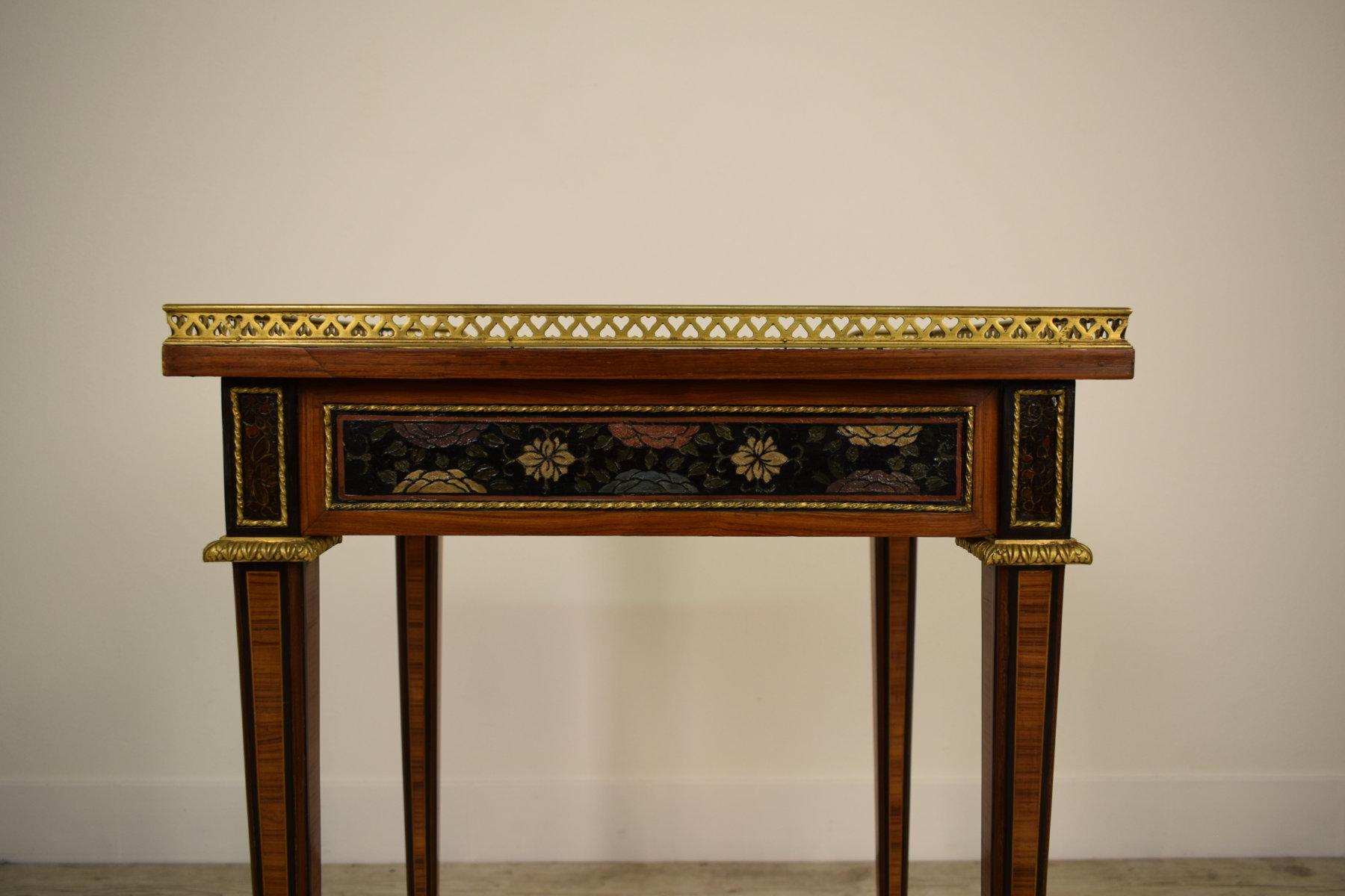 19th Century, French Chinoiserie Lacquered Wood Center Table For Sale 8