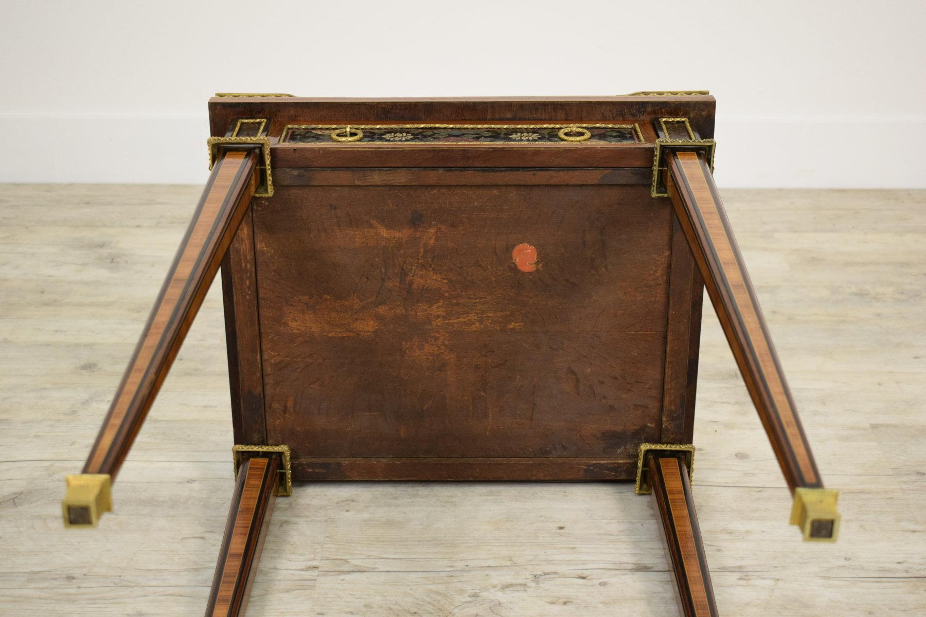 19th Century, French Chinoiserie Lacquered Wood Center Table For Sale 11