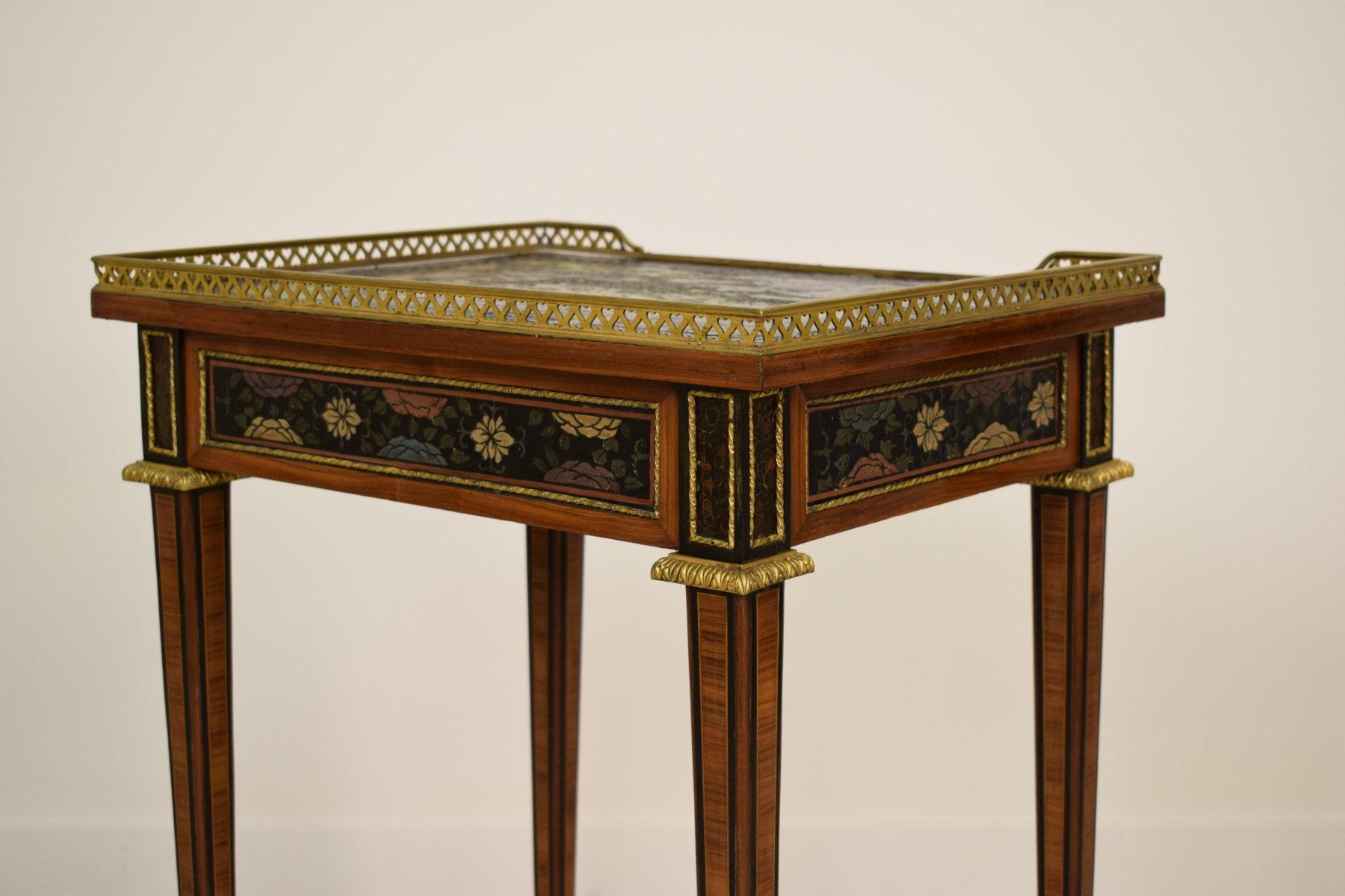 Gilt 19th Century, French Chinoiserie Lacquered Wood Center Table For Sale