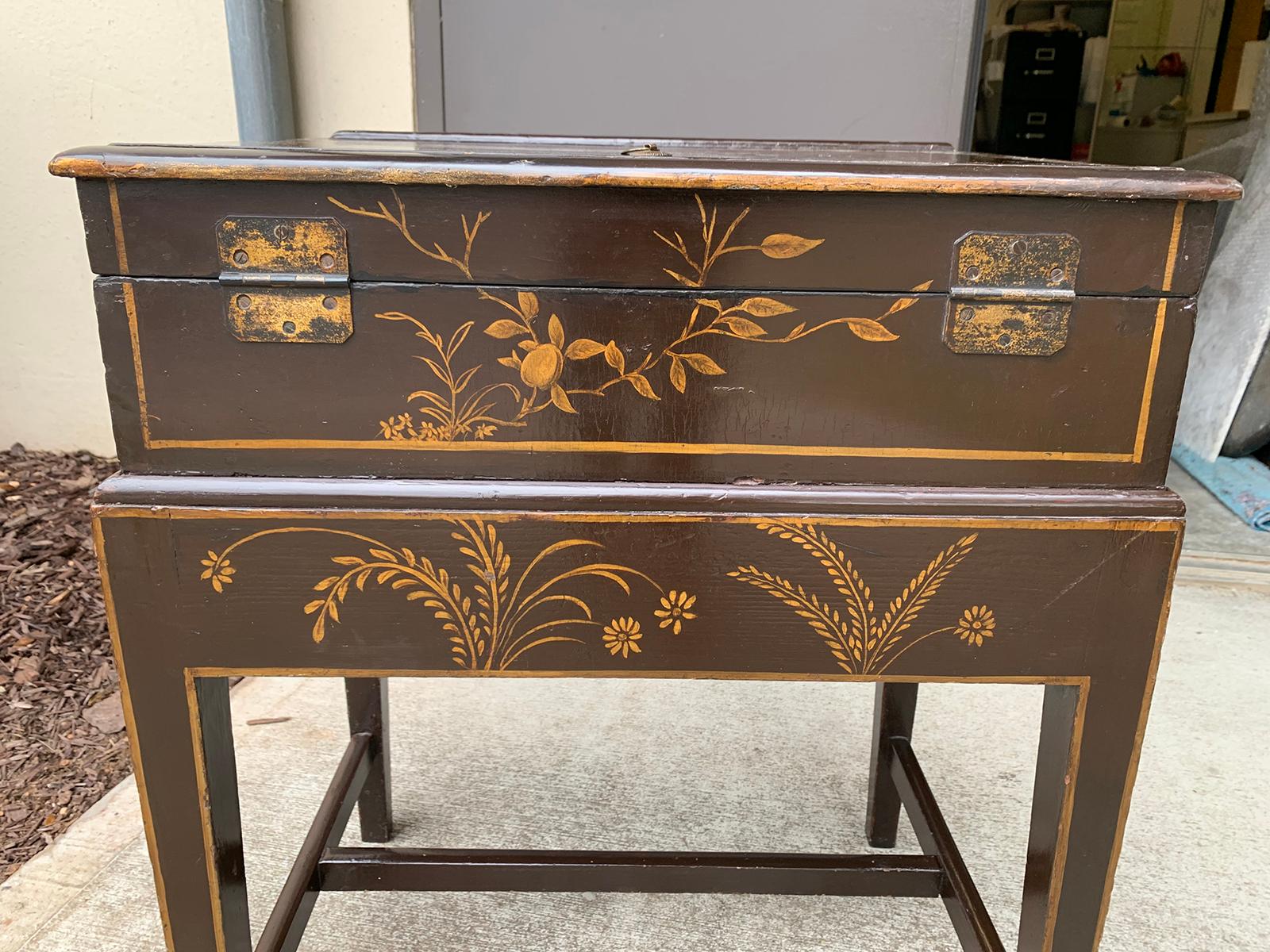 Chinoiserie Lacquered Writing Box on Stand 16