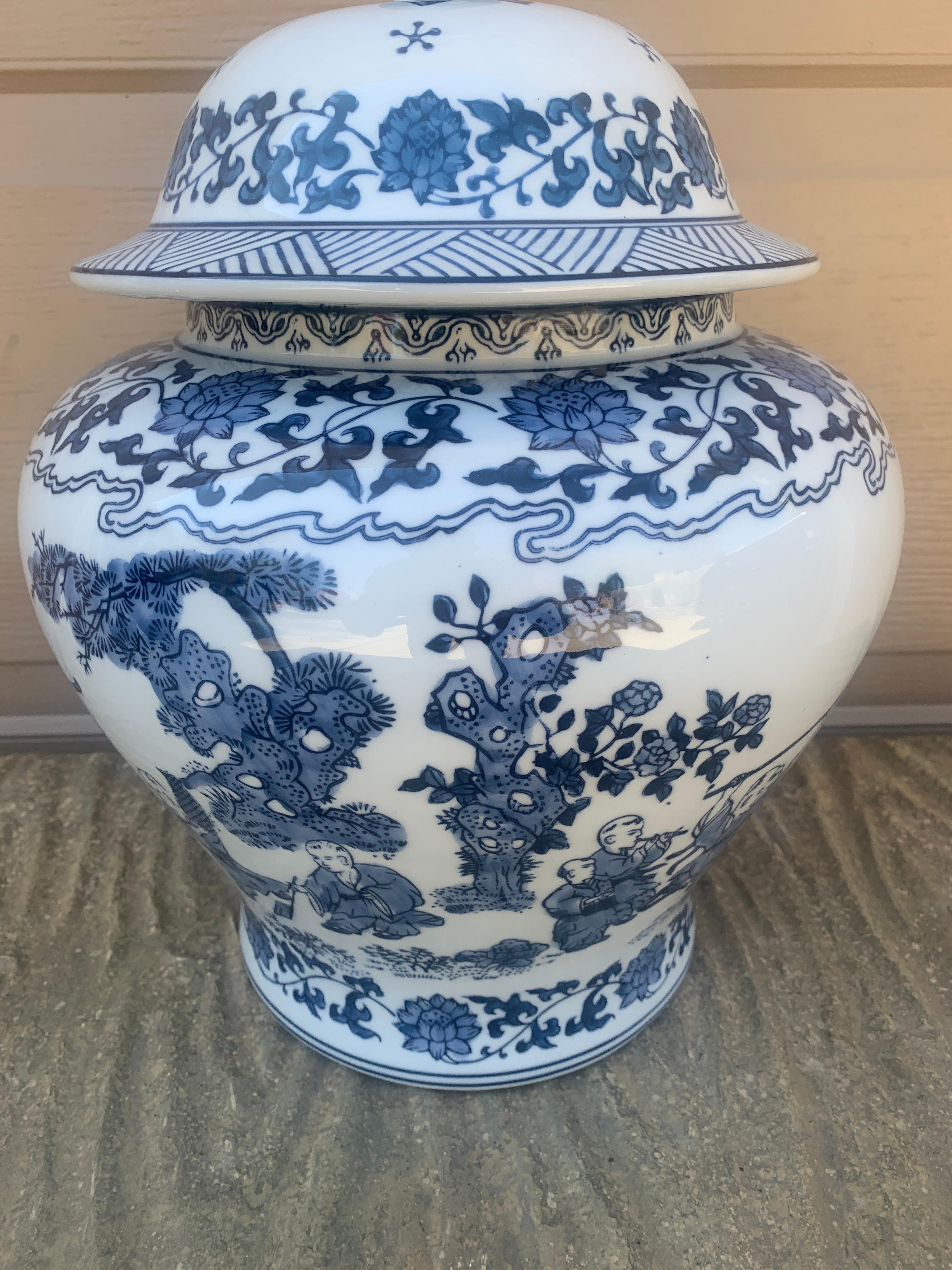 Barattoli grandi in porcellana bianca e blu di Chinoiserie, coppia in vendita 4