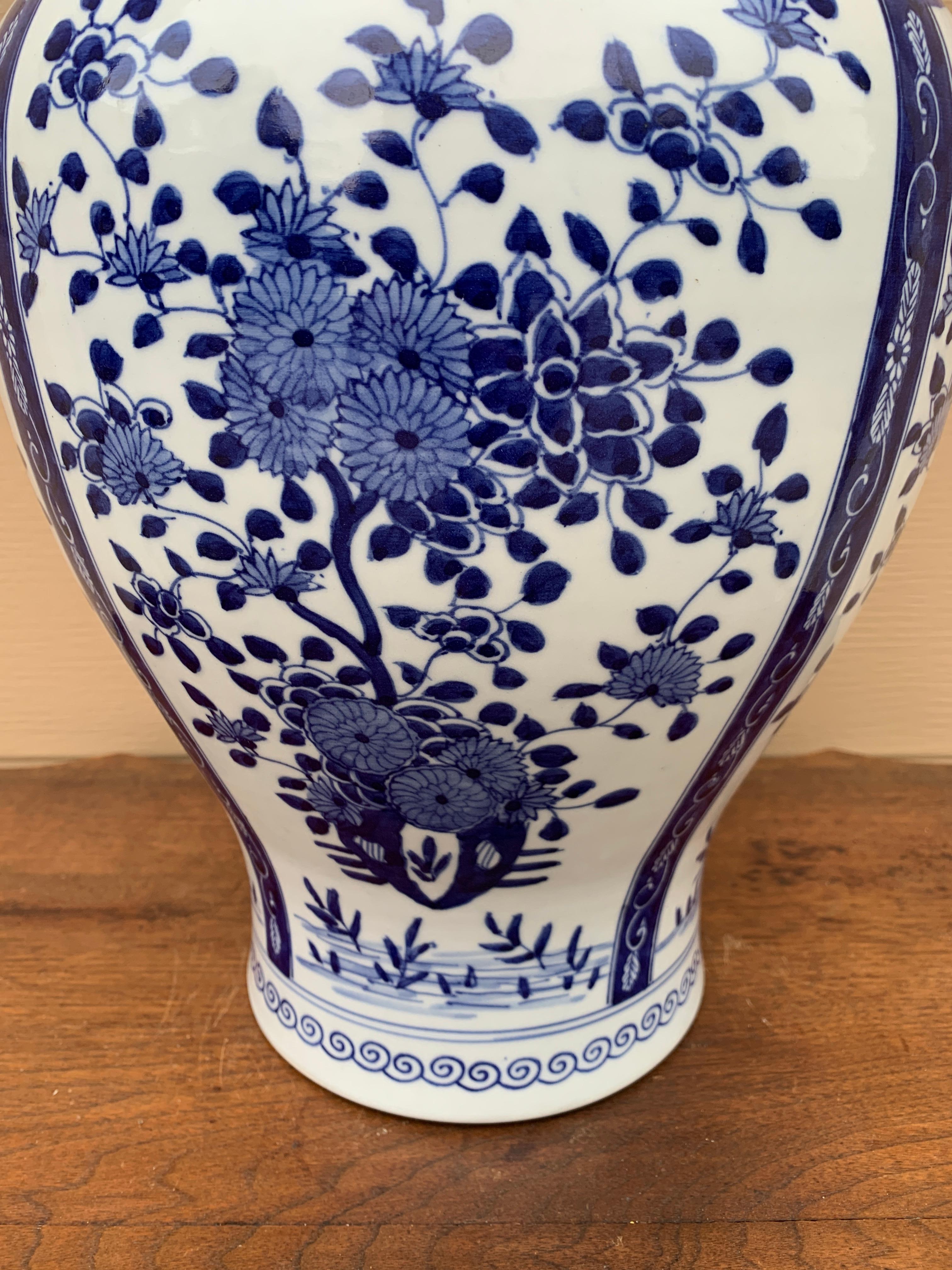 Chinoiserie Large Blue and White Porcelain Ginger Jars, Pair 5