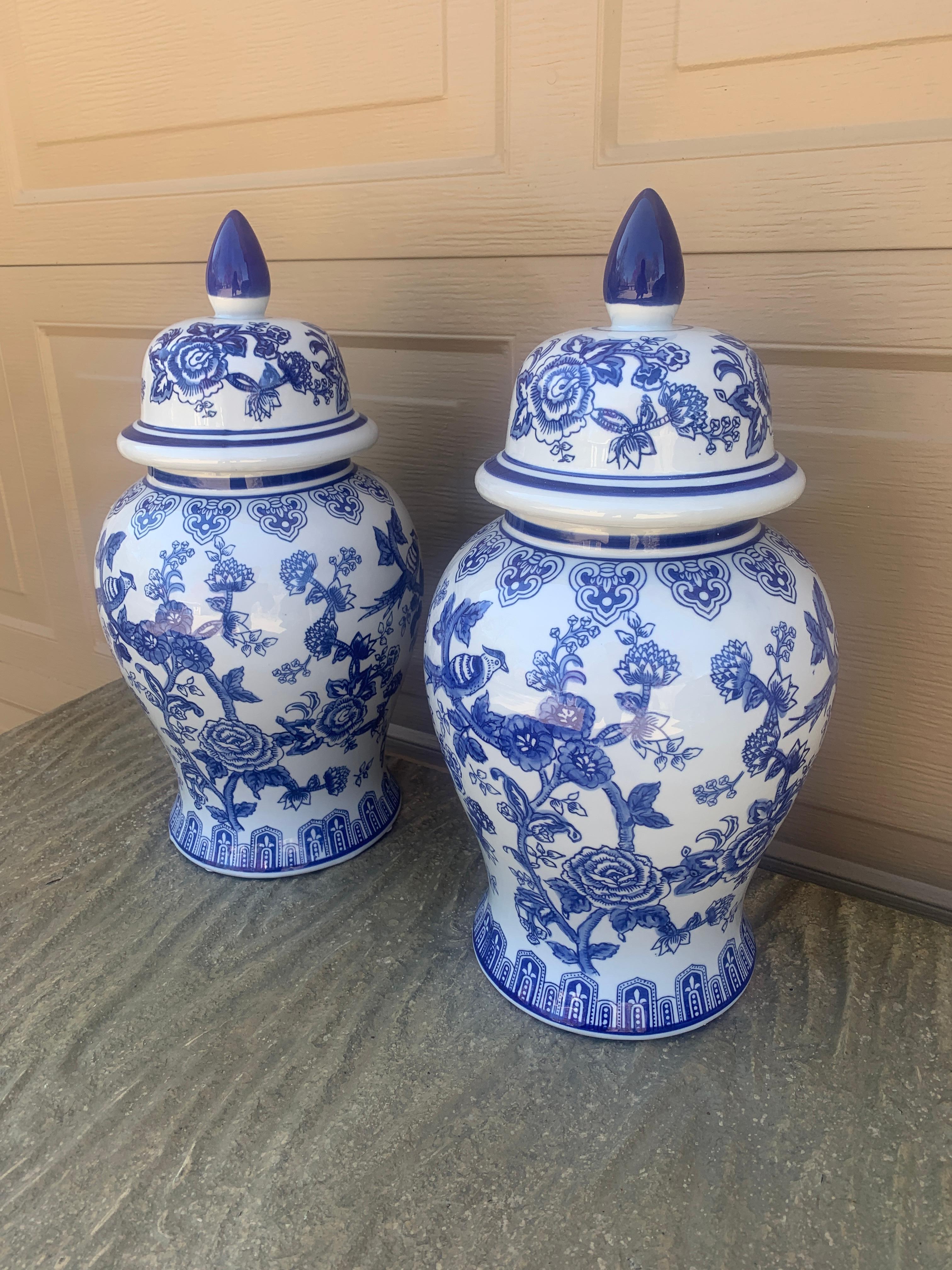 Chinese Chinoiserie Large Blue and White Porcelain Ginger Jars, Pair