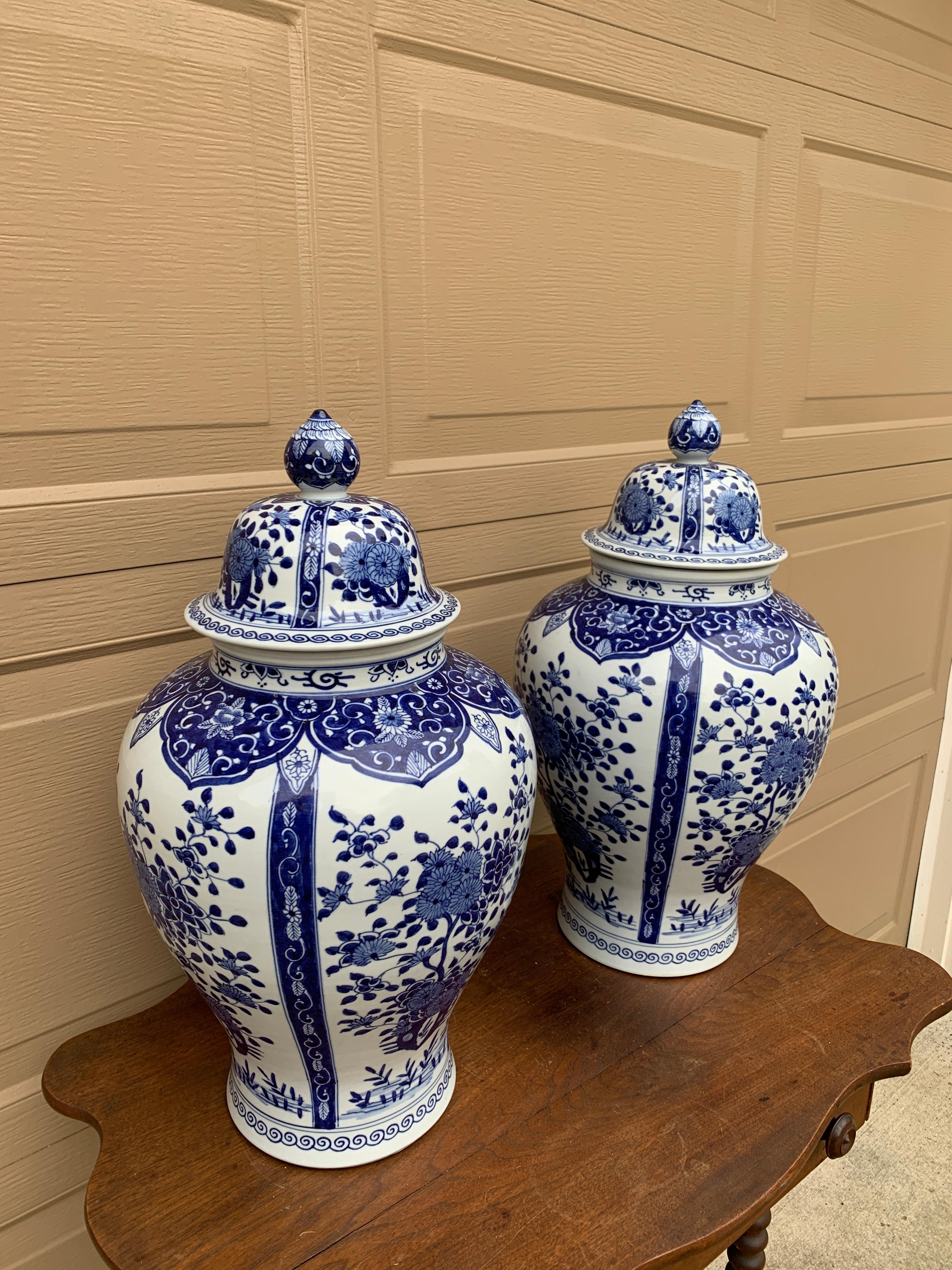 Chinoiserie Large Blue and White Porcelain Ginger Jars, Pair In Good Condition In Elkhart, IN