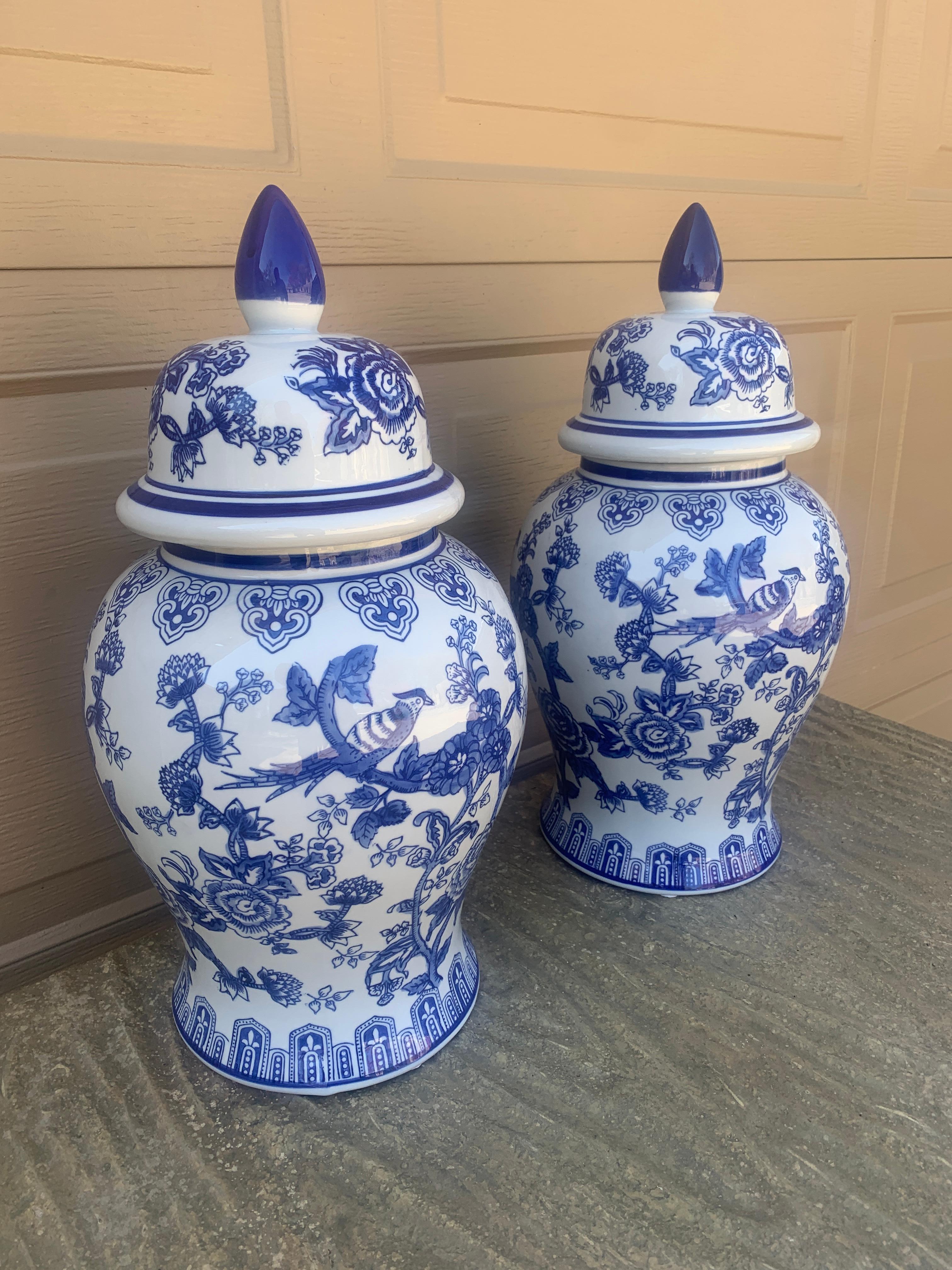 Chinoiserie Large Blue and White Porcelain Ginger Jars, Pair In Good Condition In Elkhart, IN