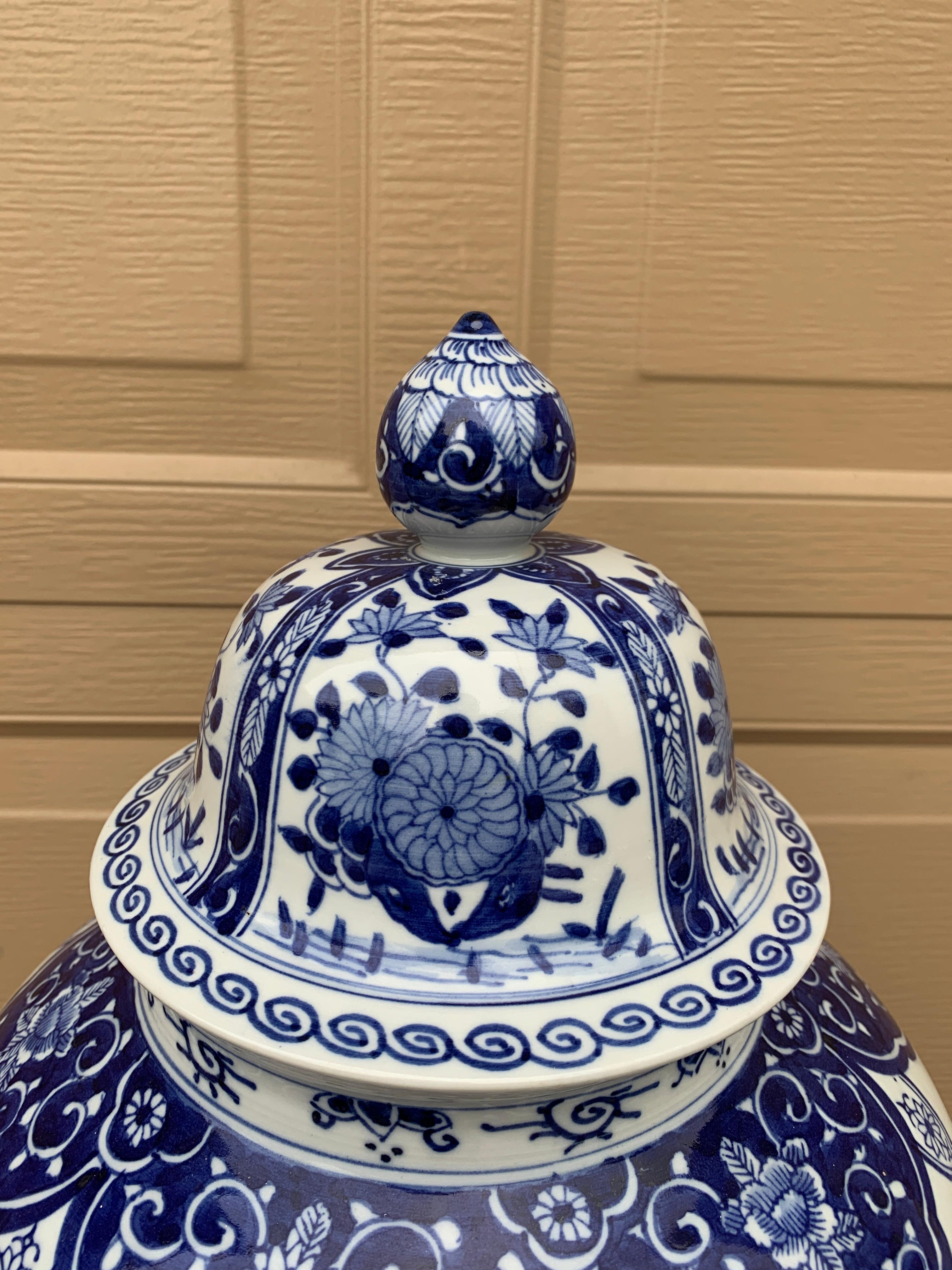 Chinoiserie Large Blue and White Porcelain Ginger Jars, Pair 3