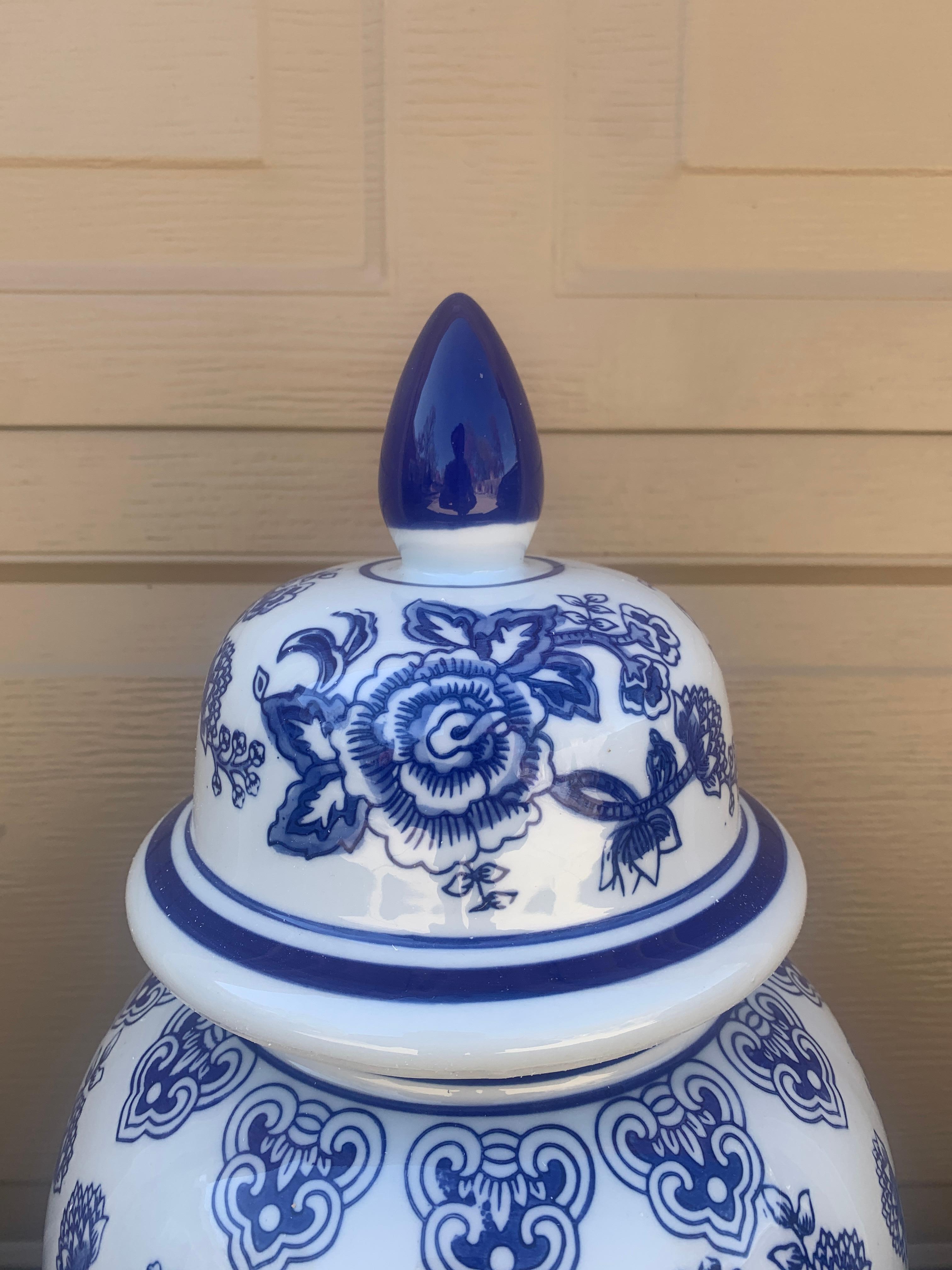 Chinoiserie Large Blue and White Porcelain Ginger Jars, Pair 3