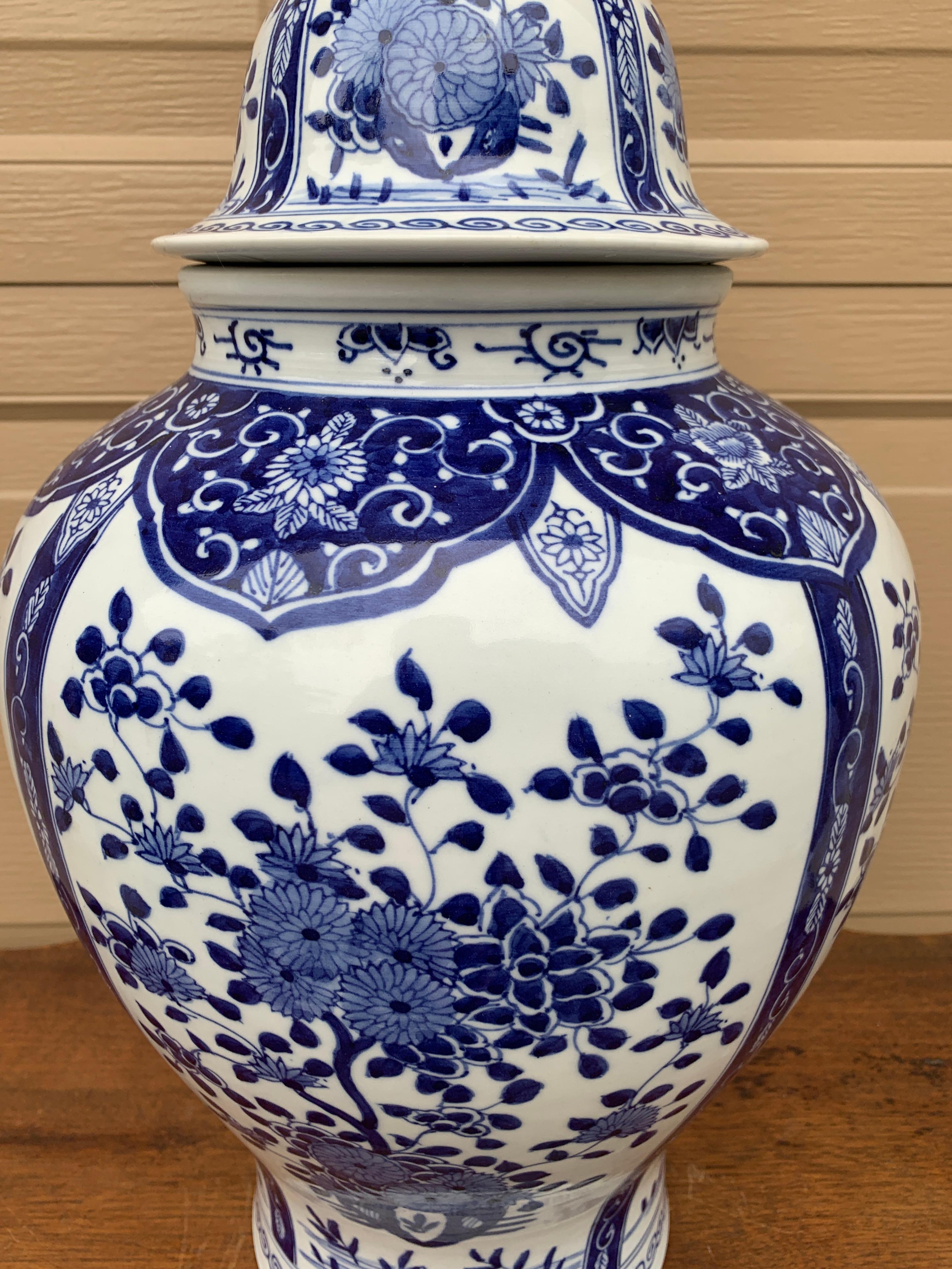 Chinoiserie Large Blue and White Porcelain Ginger Jars, Pair 4