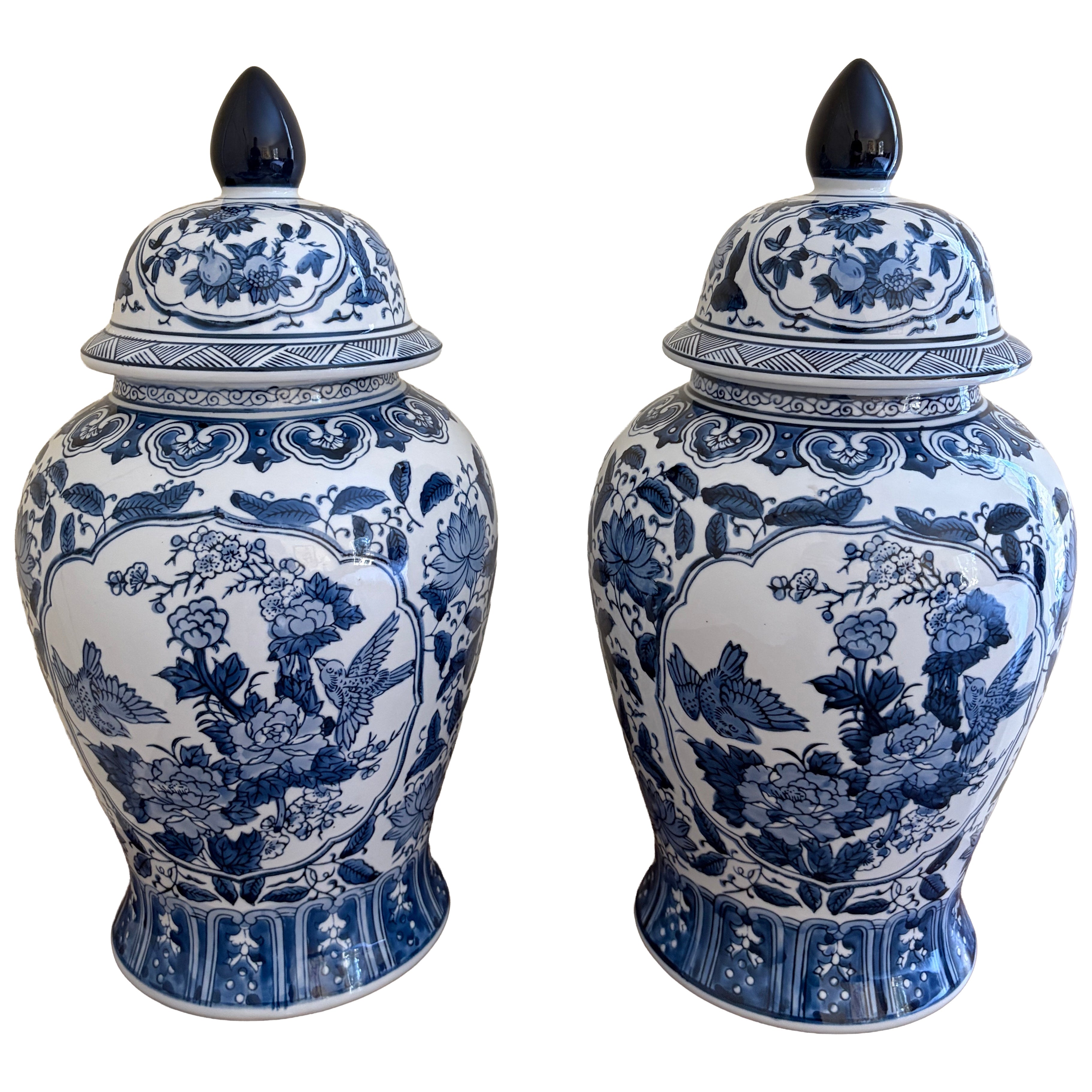 What is the difference between porcelain and ceramic vases?