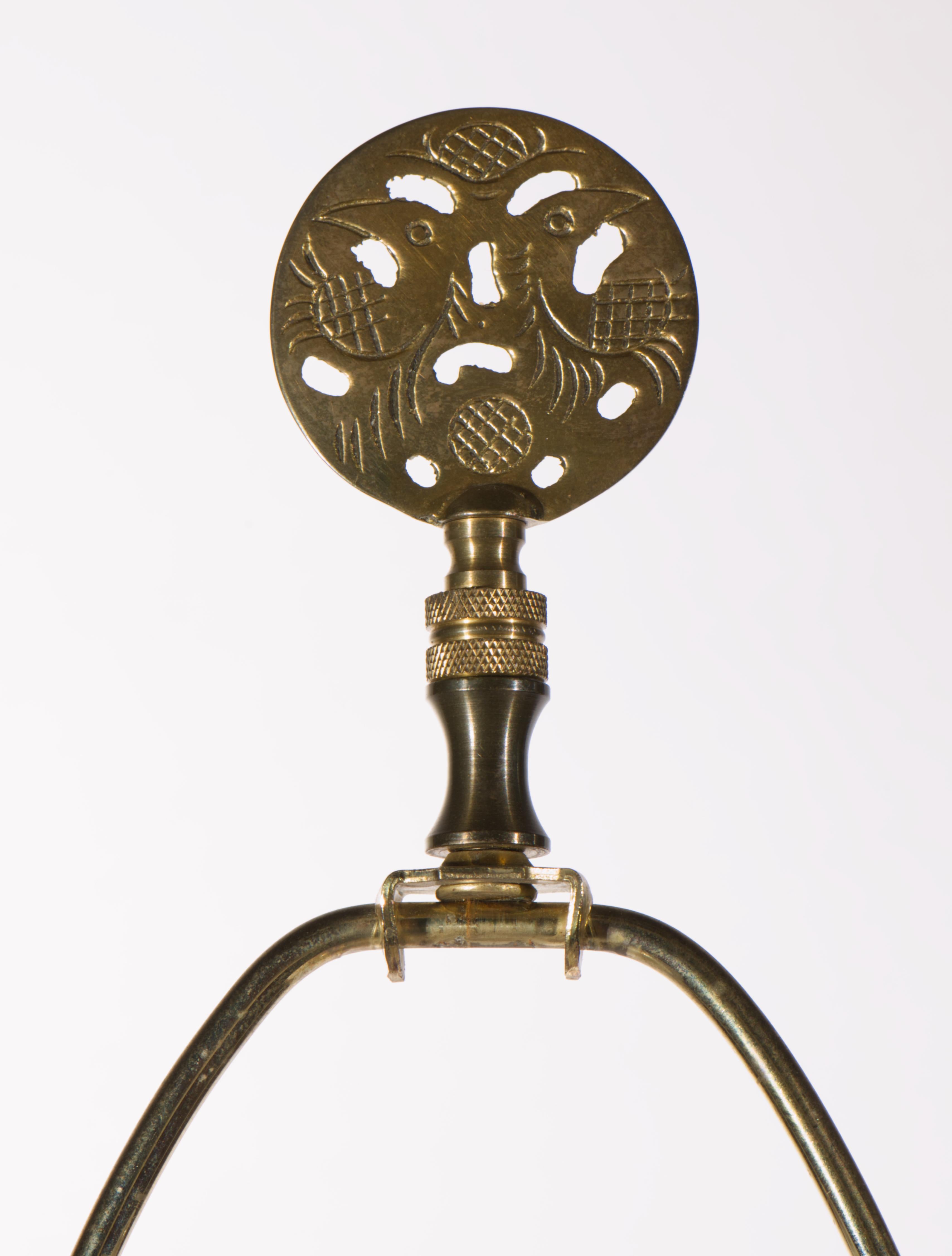 Metallo Chinoiserie Large Sculptural Brass Urn Table Lamp with Handles, 1970s in vendita