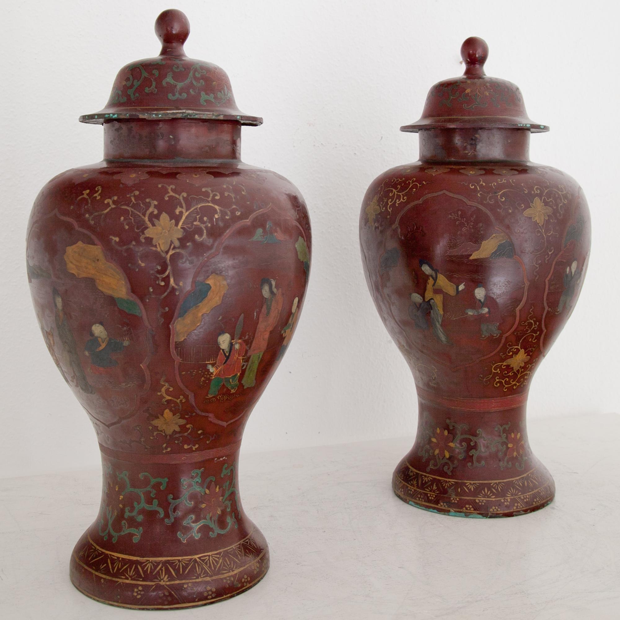 Chinoiserie Lidded Vases, Probably Berlin, Early 19th Century In Good Condition In Greding, DE